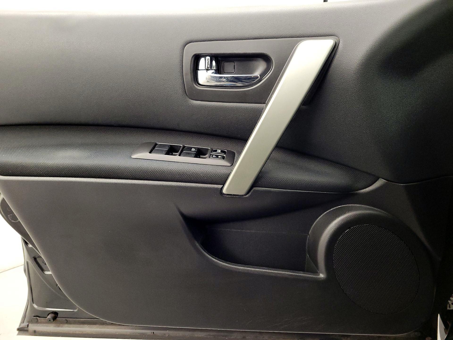 Thumbnail: 2015 Nissan Rogue - 12