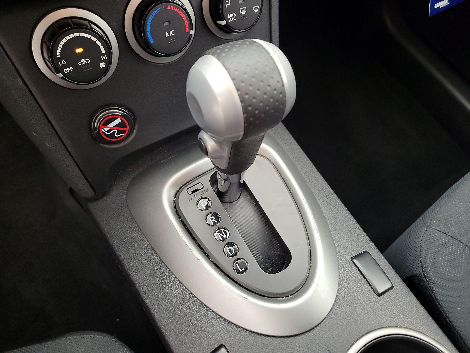 Thumbnail: 2015 Nissan Rogue - 17