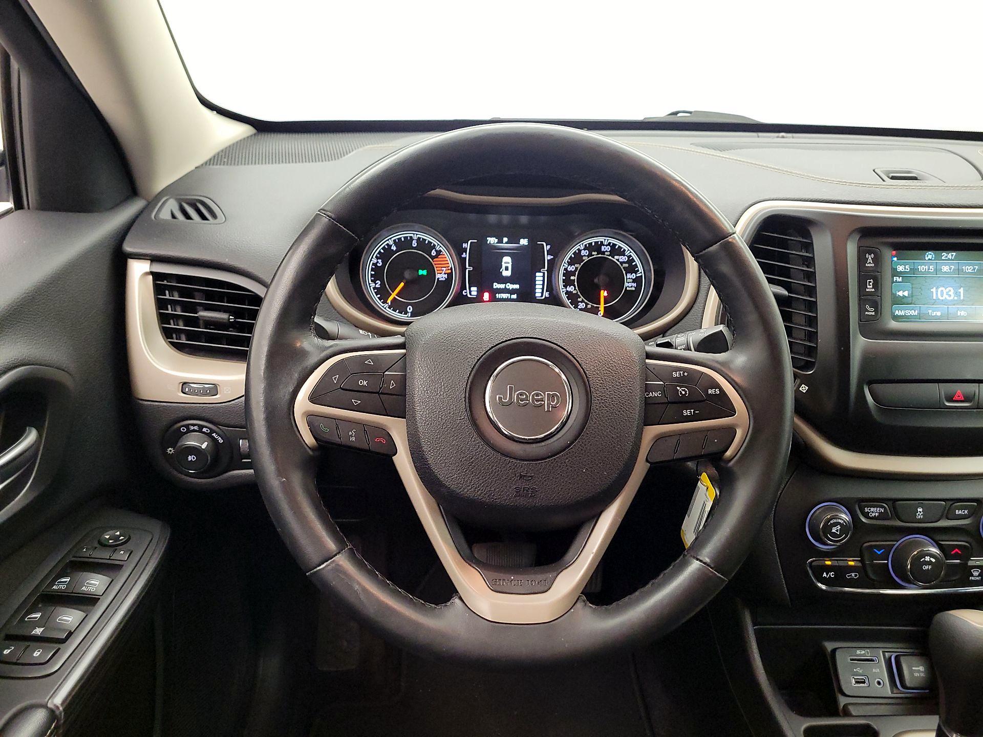 Thumbnail: 2017 Jeep Cherokee - 10