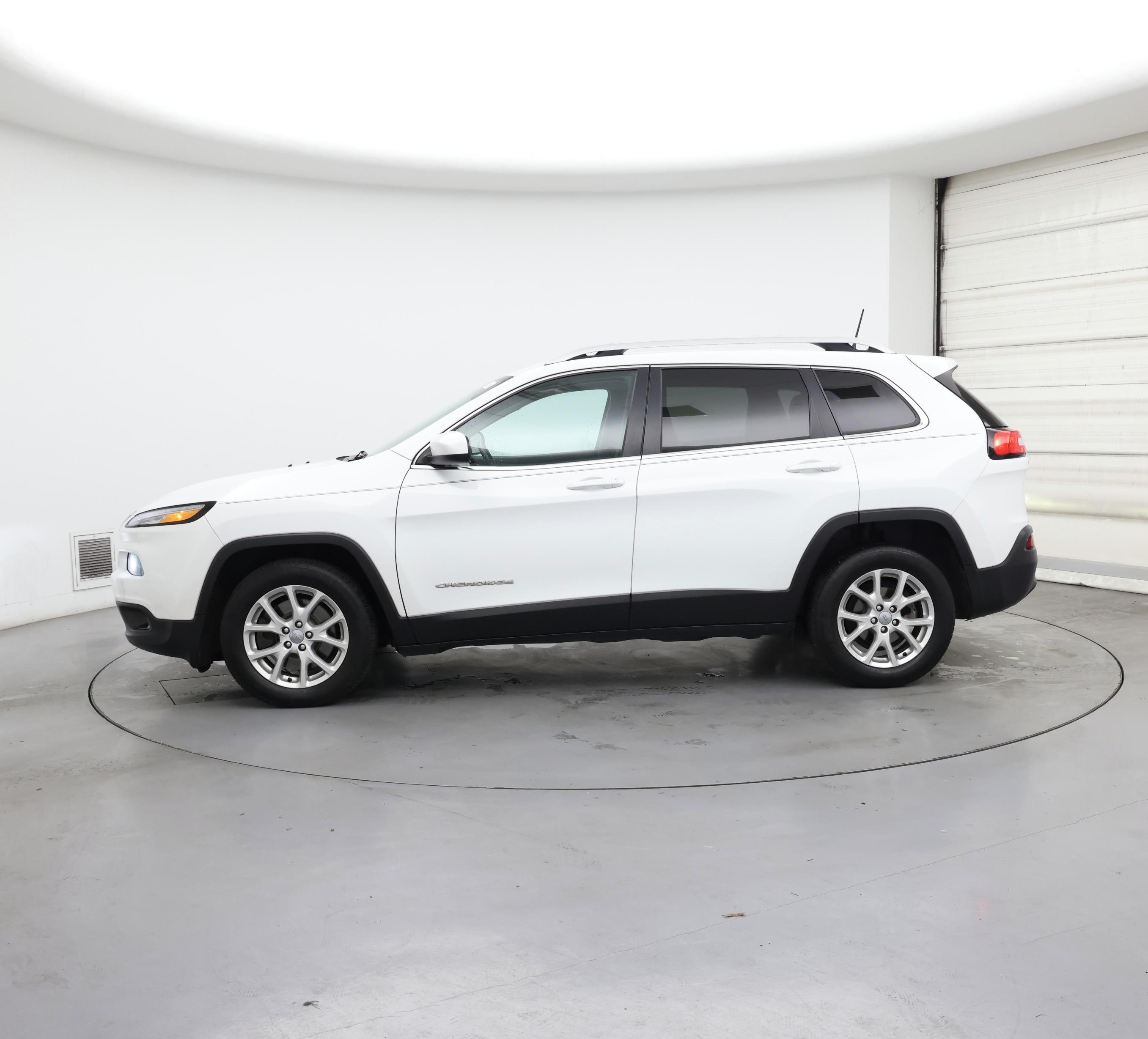 Thumbnail: 2017 Jeep Cherokee - 3