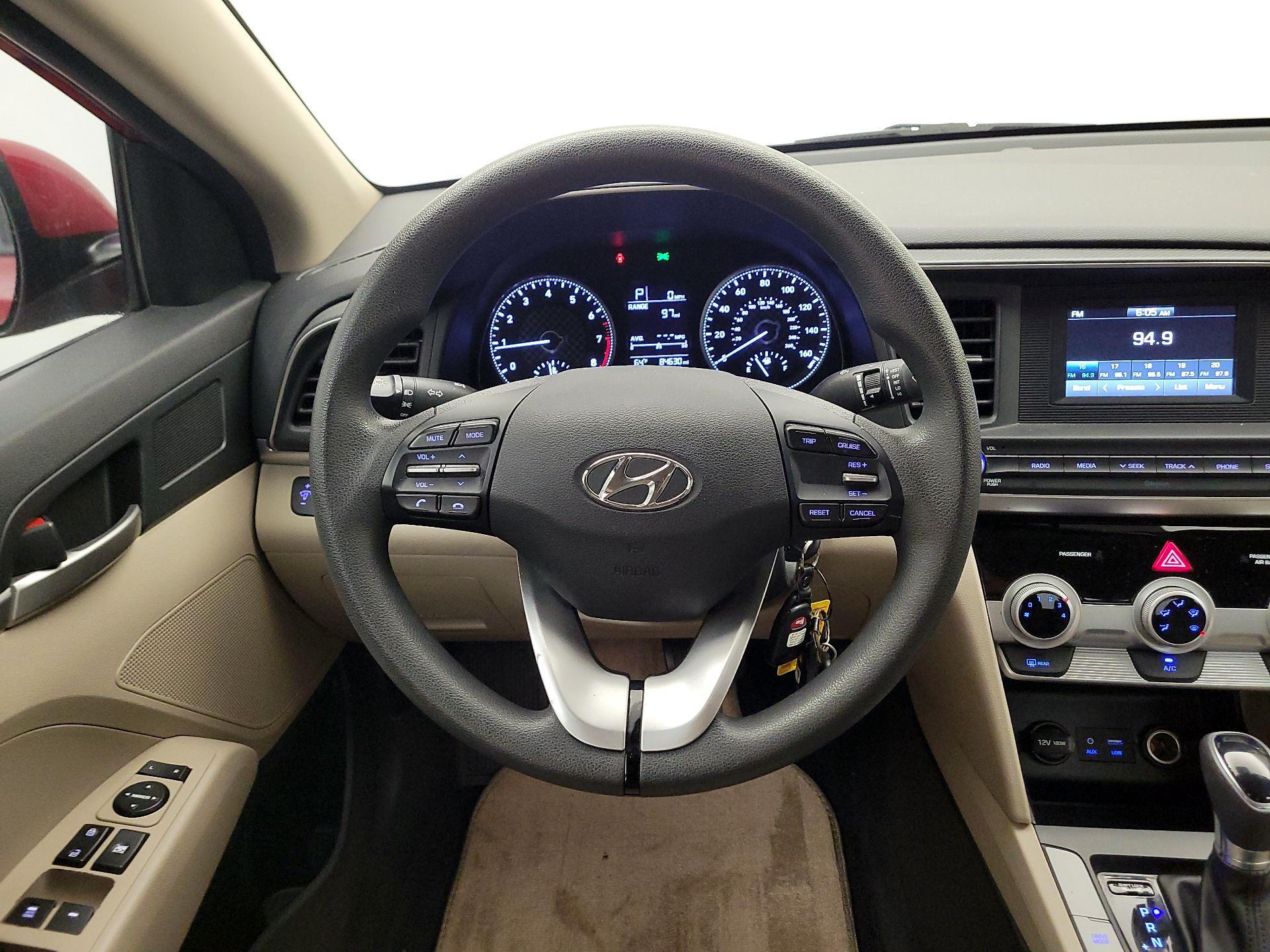 Thumbnail: 2019 Hyundai Elantra - 10