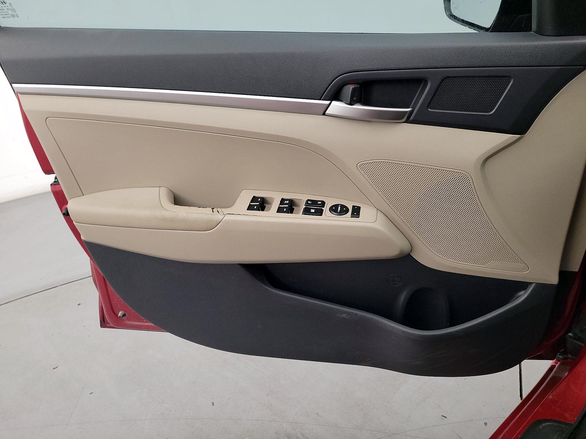 Thumbnail: 2019 Hyundai Elantra - 12