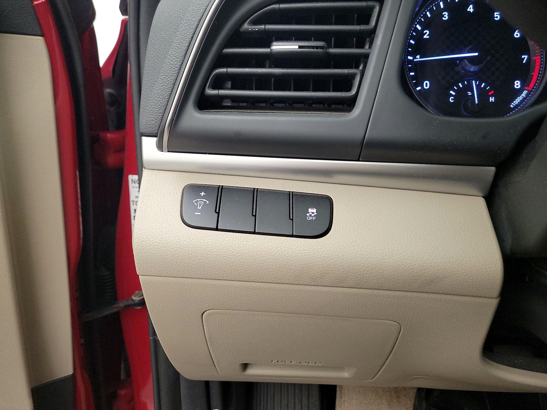 Thumbnail: 2019 Hyundai Elantra - 13