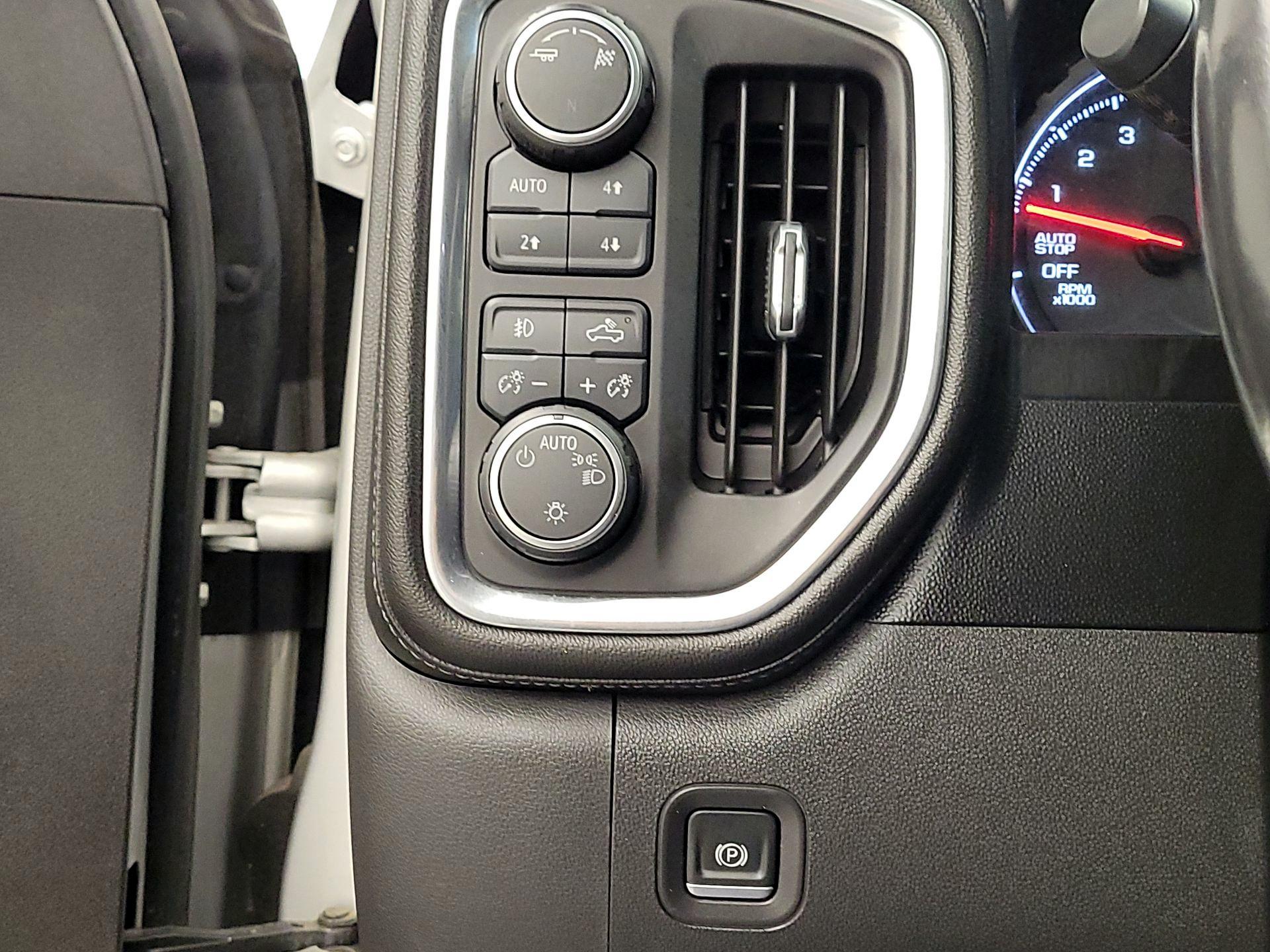 Thumbnail: 2019 Chevrolet Silverado 1500 - 13