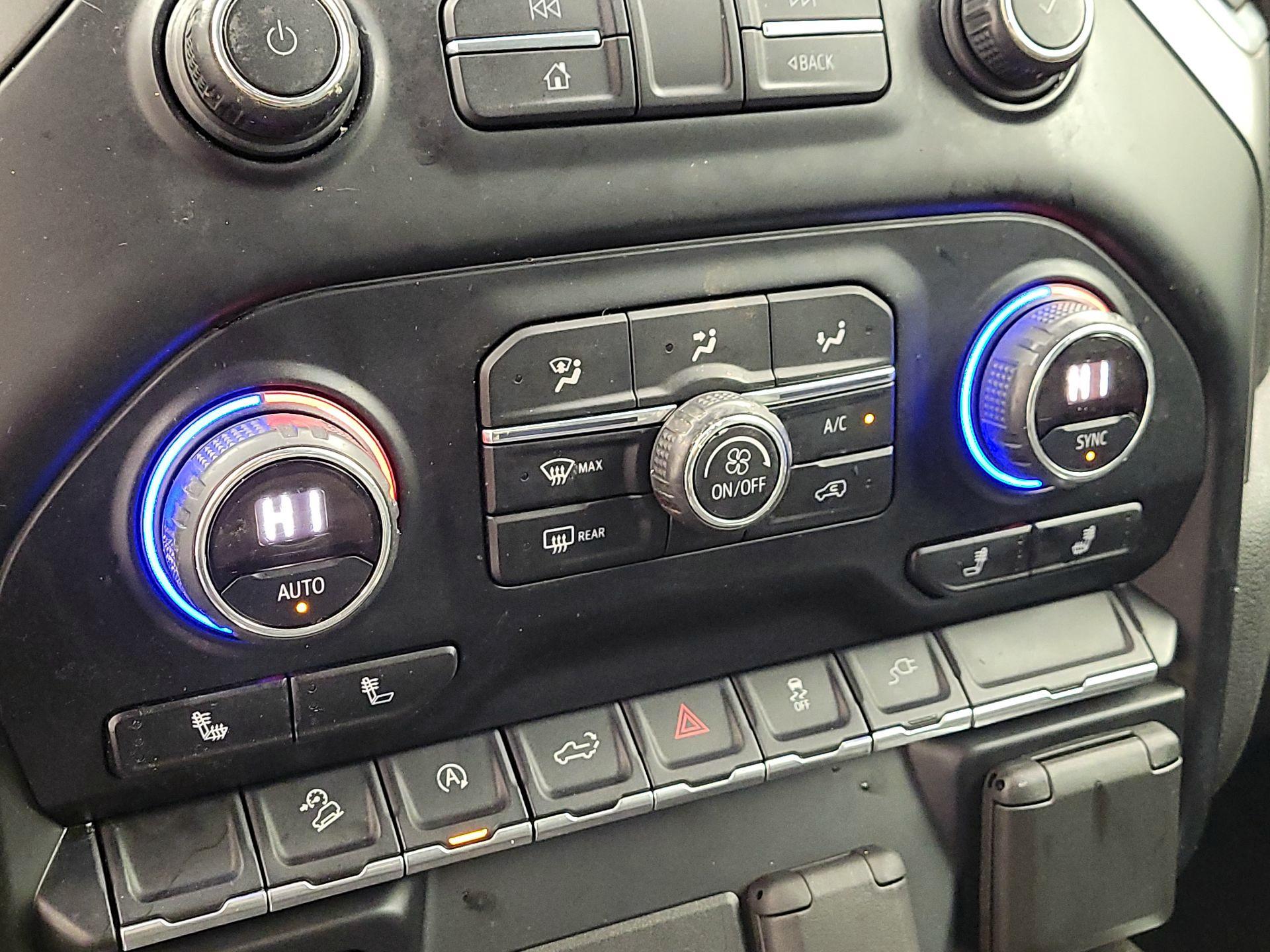 Thumbnail: 2019 Chevrolet Silverado 1500 - 16