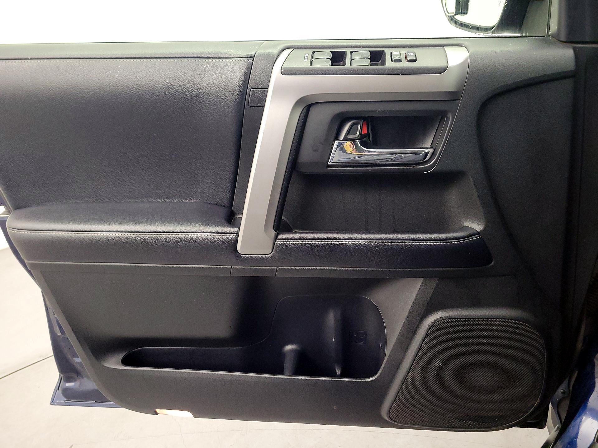 Thumbnail: 2018 Toyota 4Runner - 12