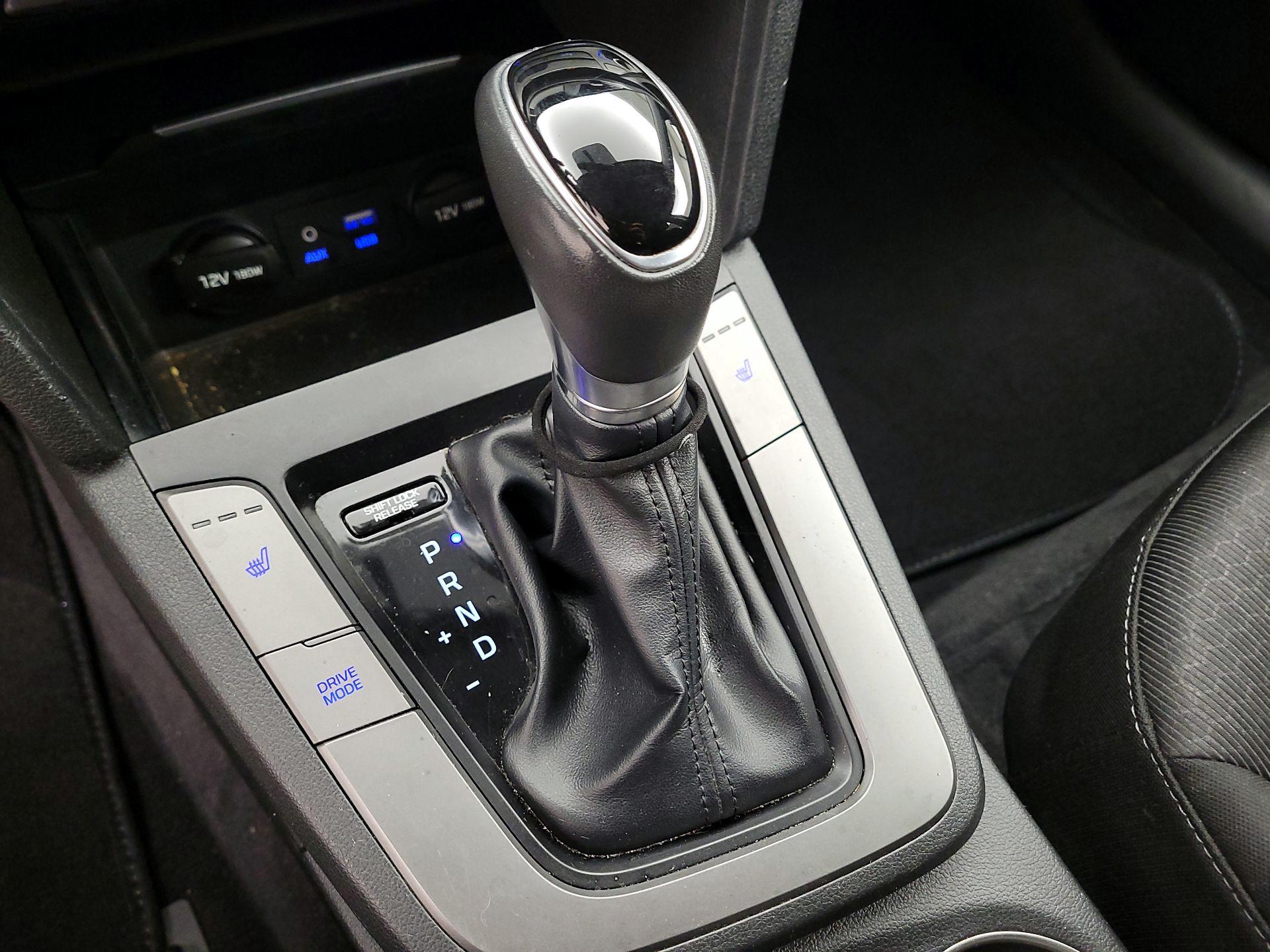 Thumbnail: 2018 Hyundai Elantra - 18