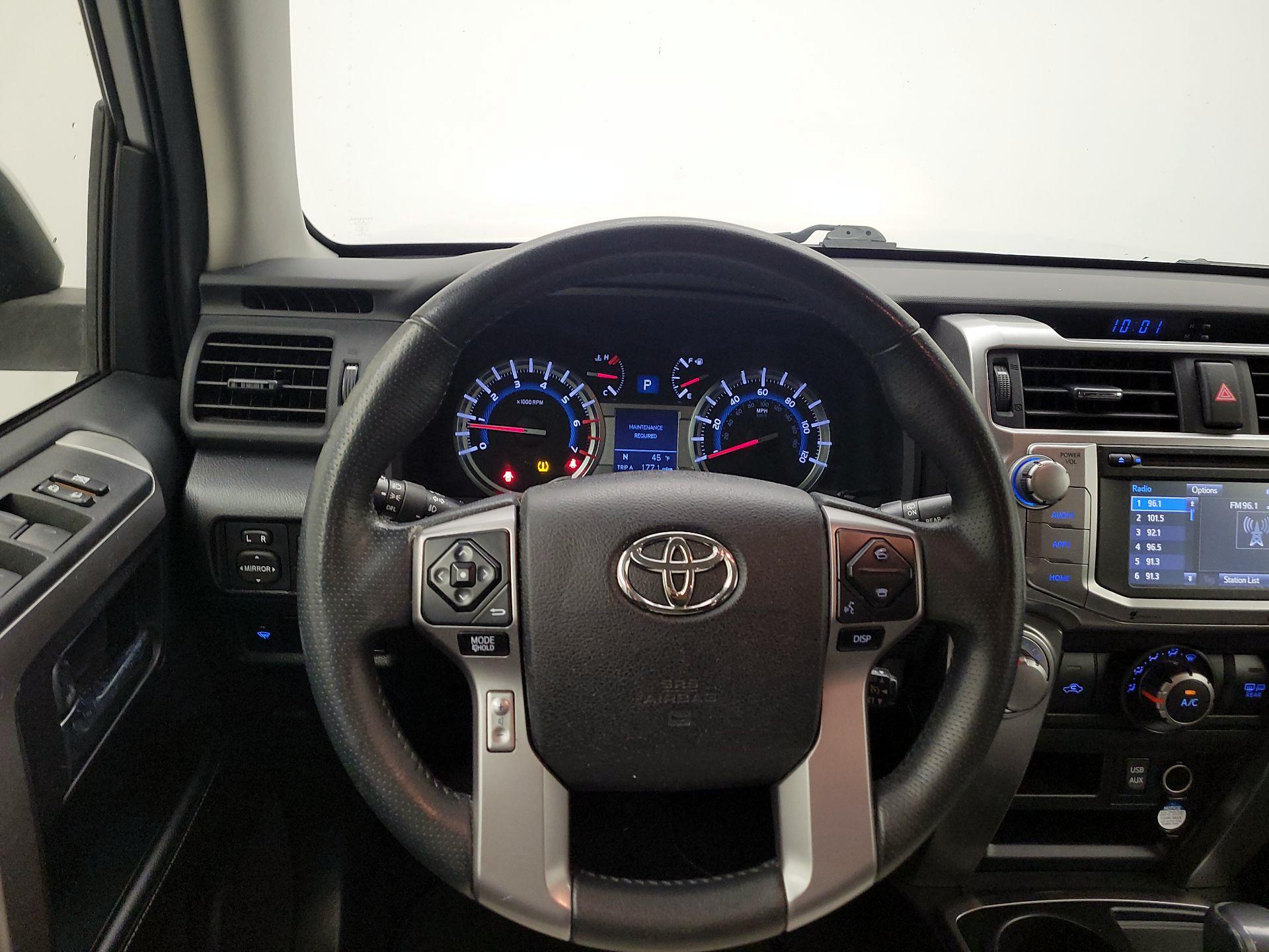 Thumbnail: 2016 Toyota 4Runner - 10