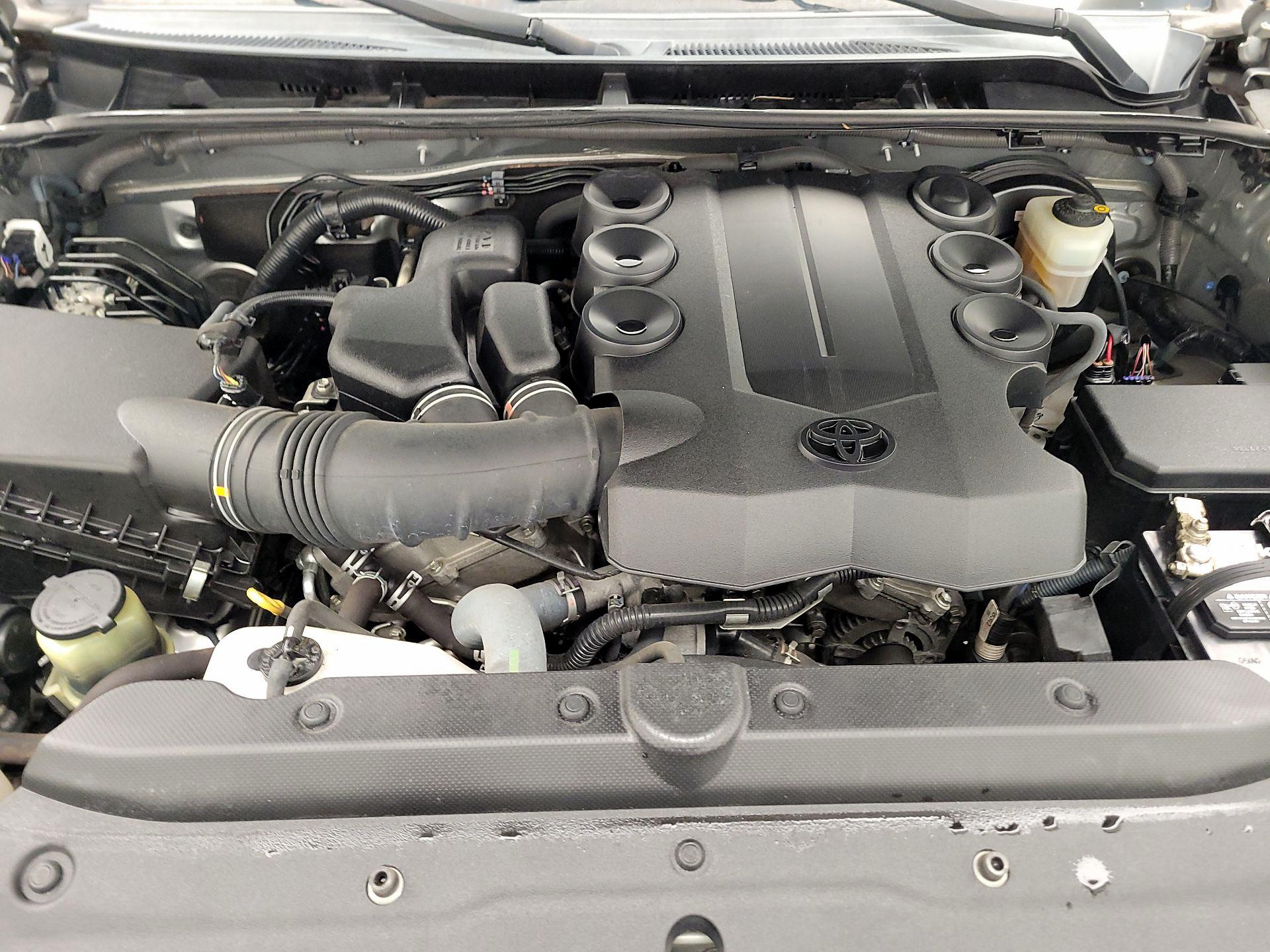 Thumbnail: 2016 Toyota 4Runner - 17