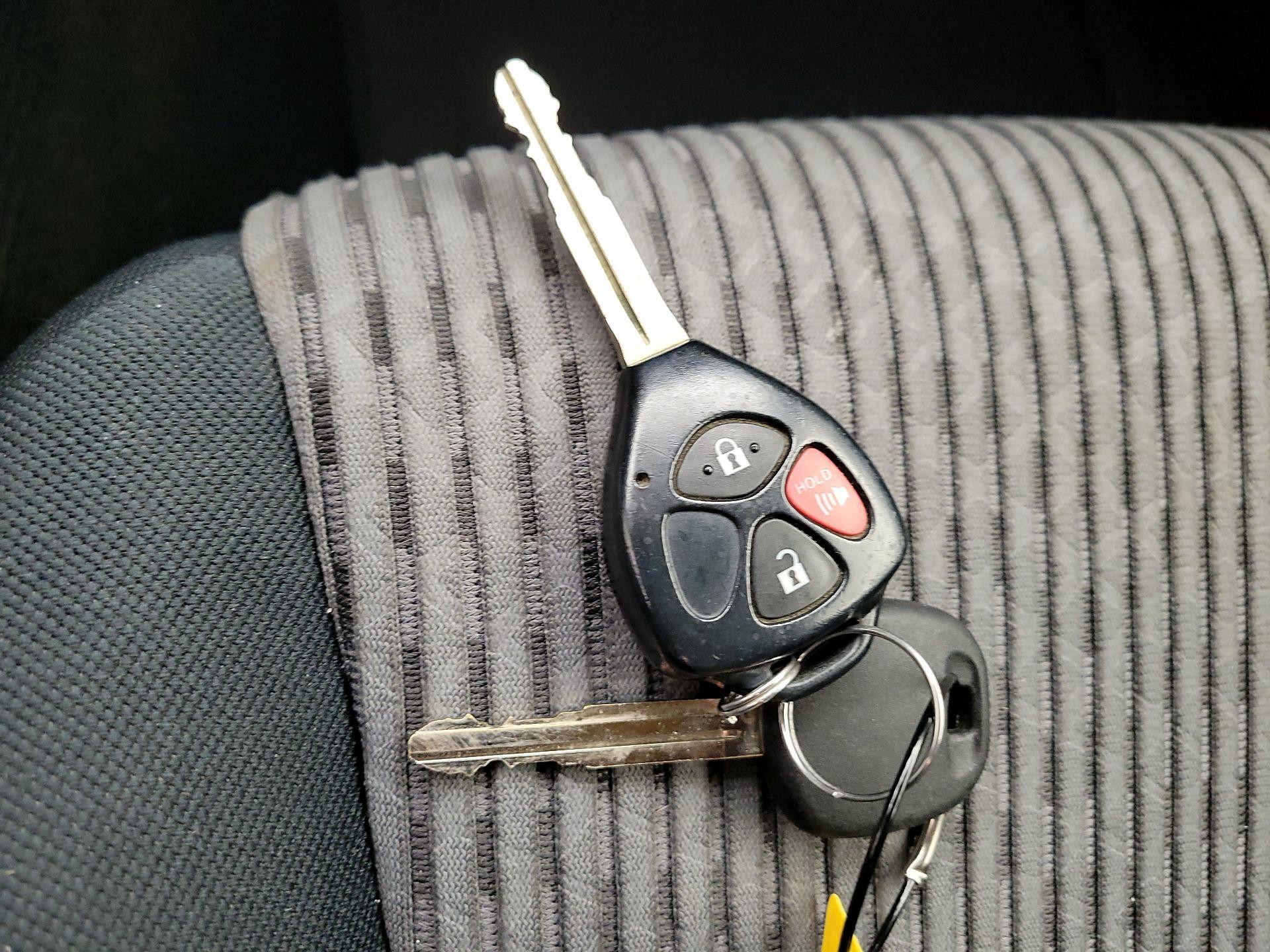 Thumbnail: 2016 Toyota 4Runner - 18