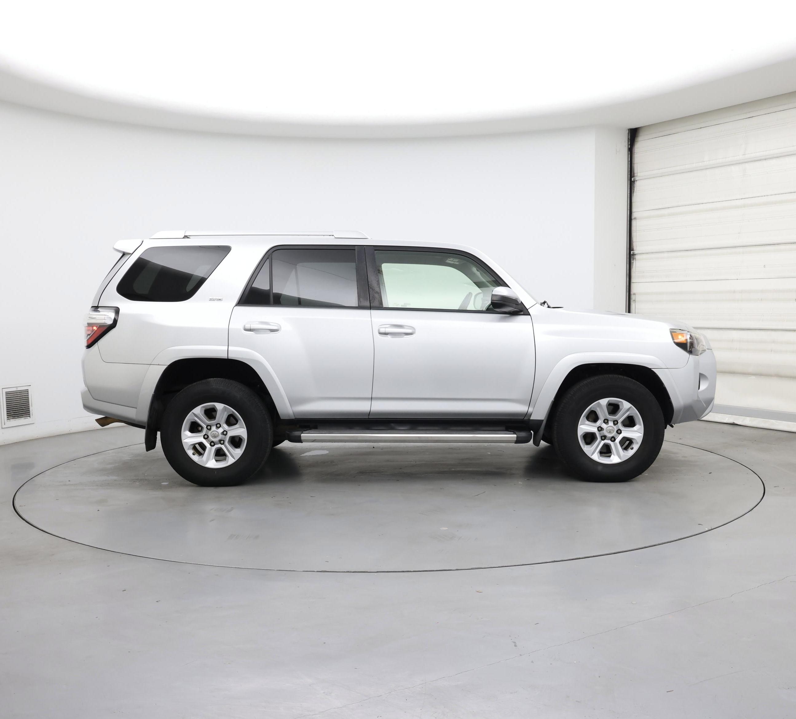Thumbnail: 2016 Toyota 4Runner - 7