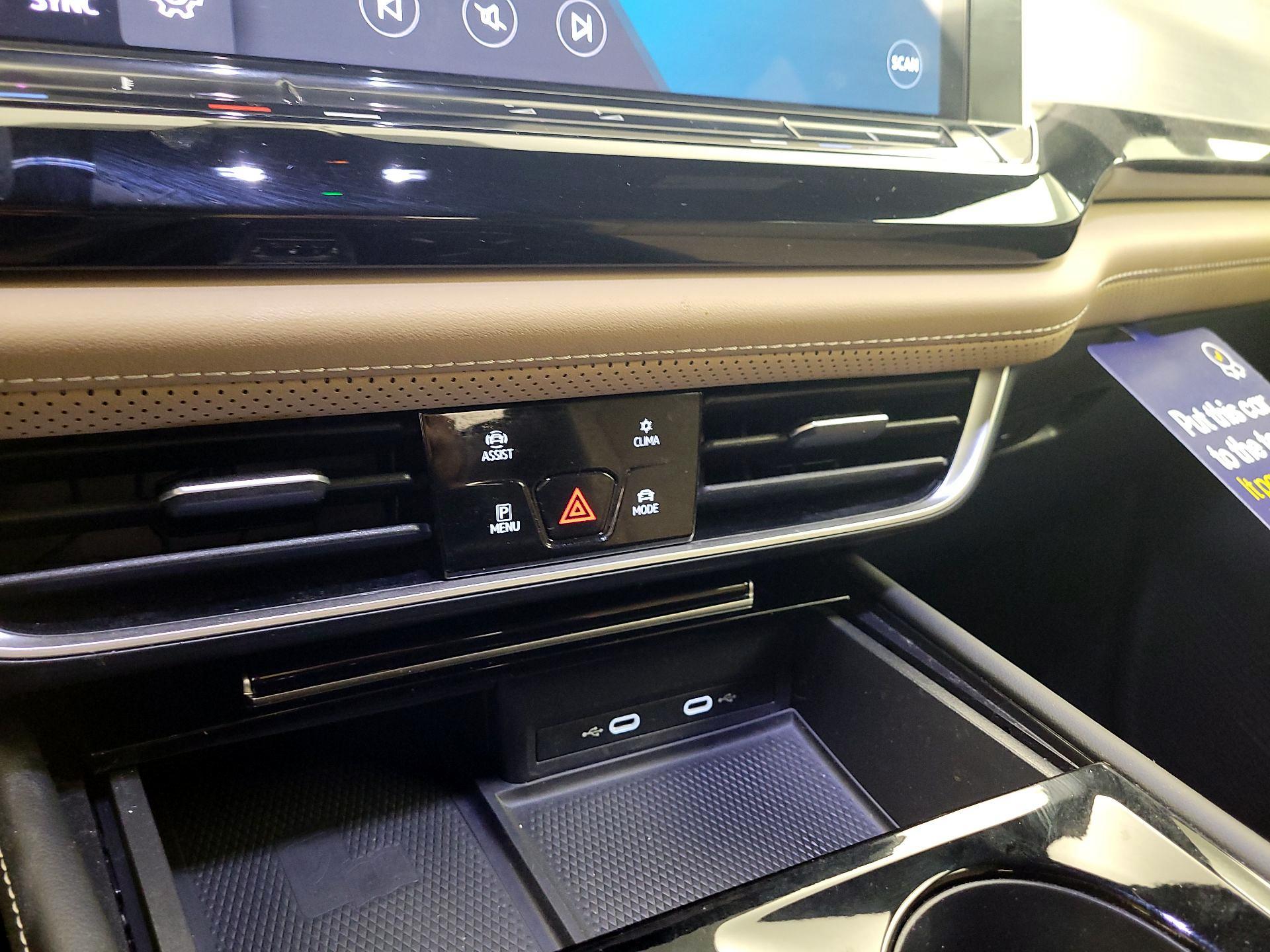 Thumbnail: 2024 Volkswagen Atlas - 14