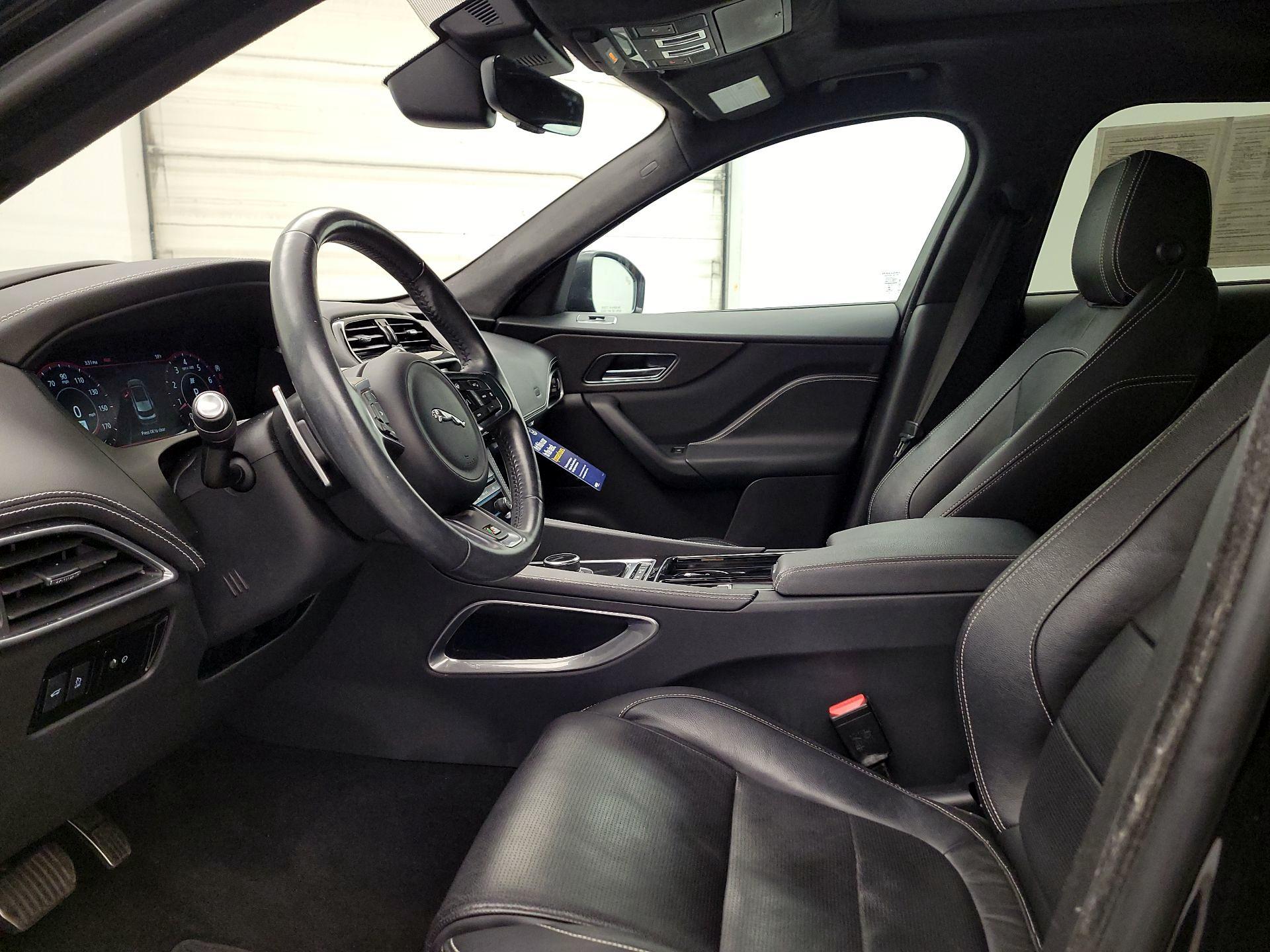 Thumbnail: 2019 Jaguar F-Pace - 11