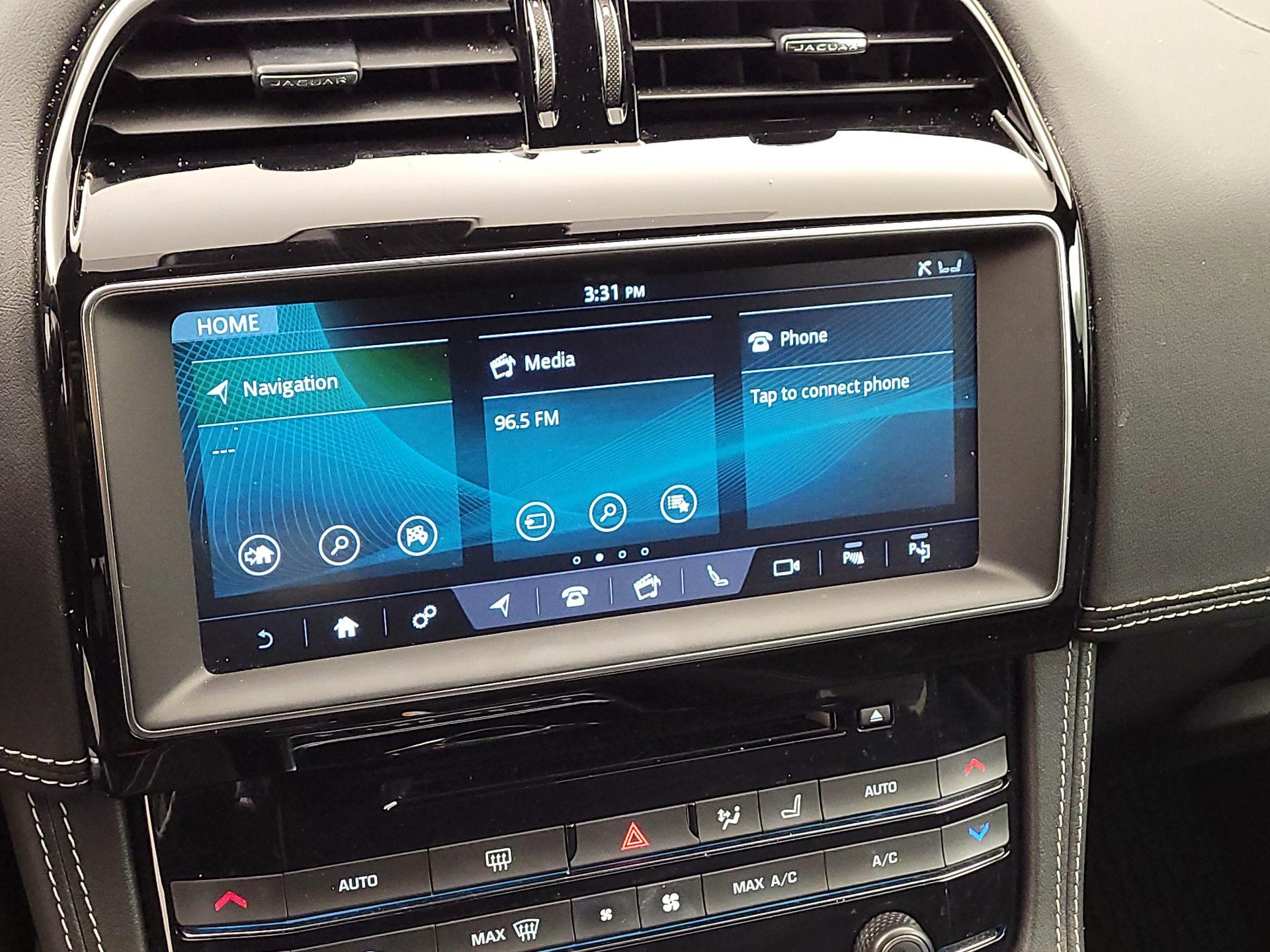 Thumbnail: 2019 Jaguar F-Pace - 15