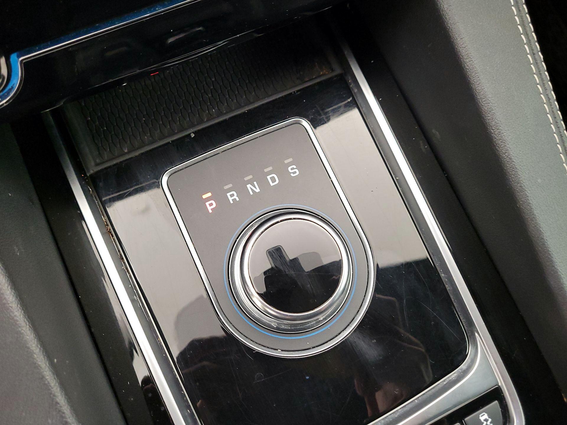 Thumbnail: 2019 Jaguar F-Pace - 17