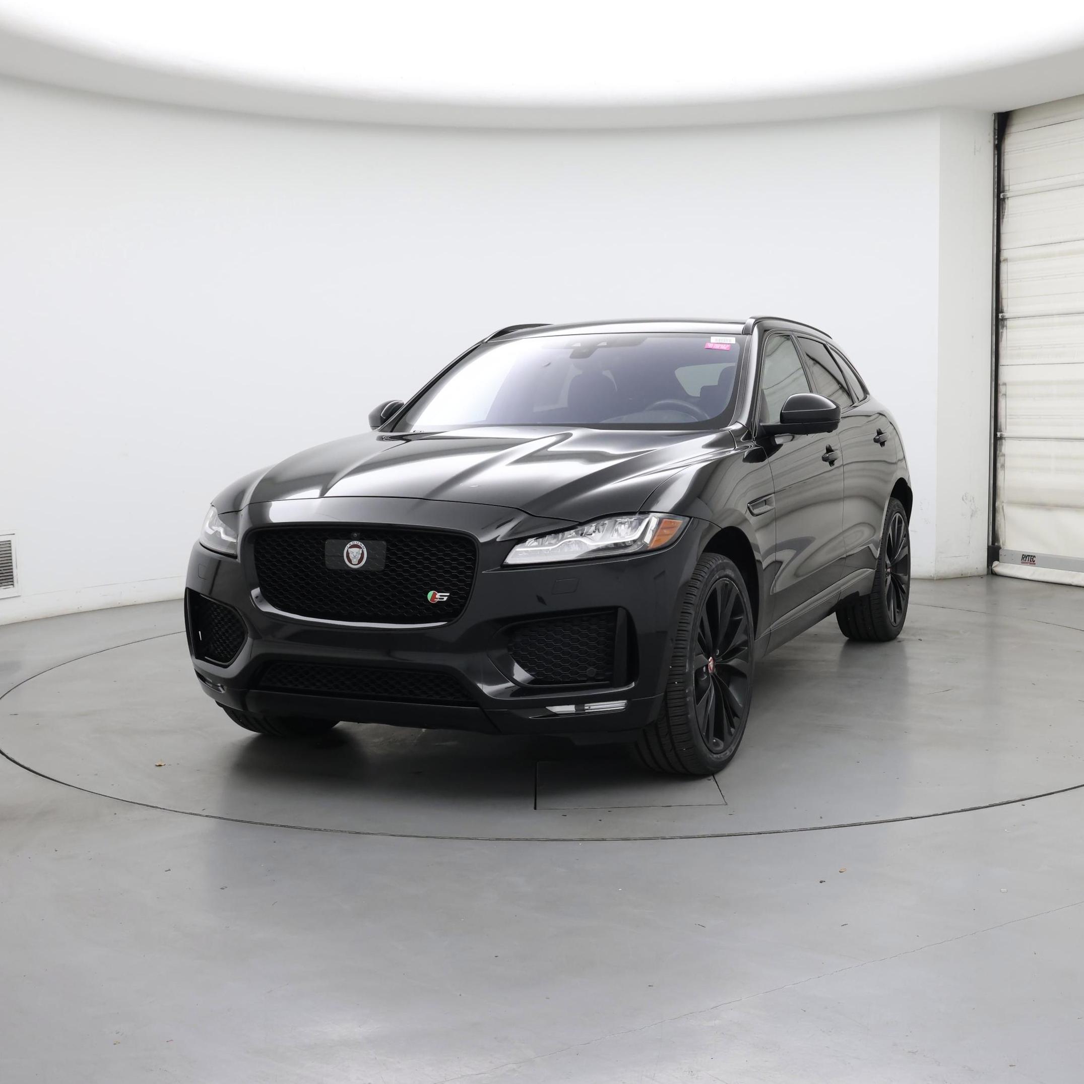 Thumbnail: 2019 Jaguar F-Pace - 4