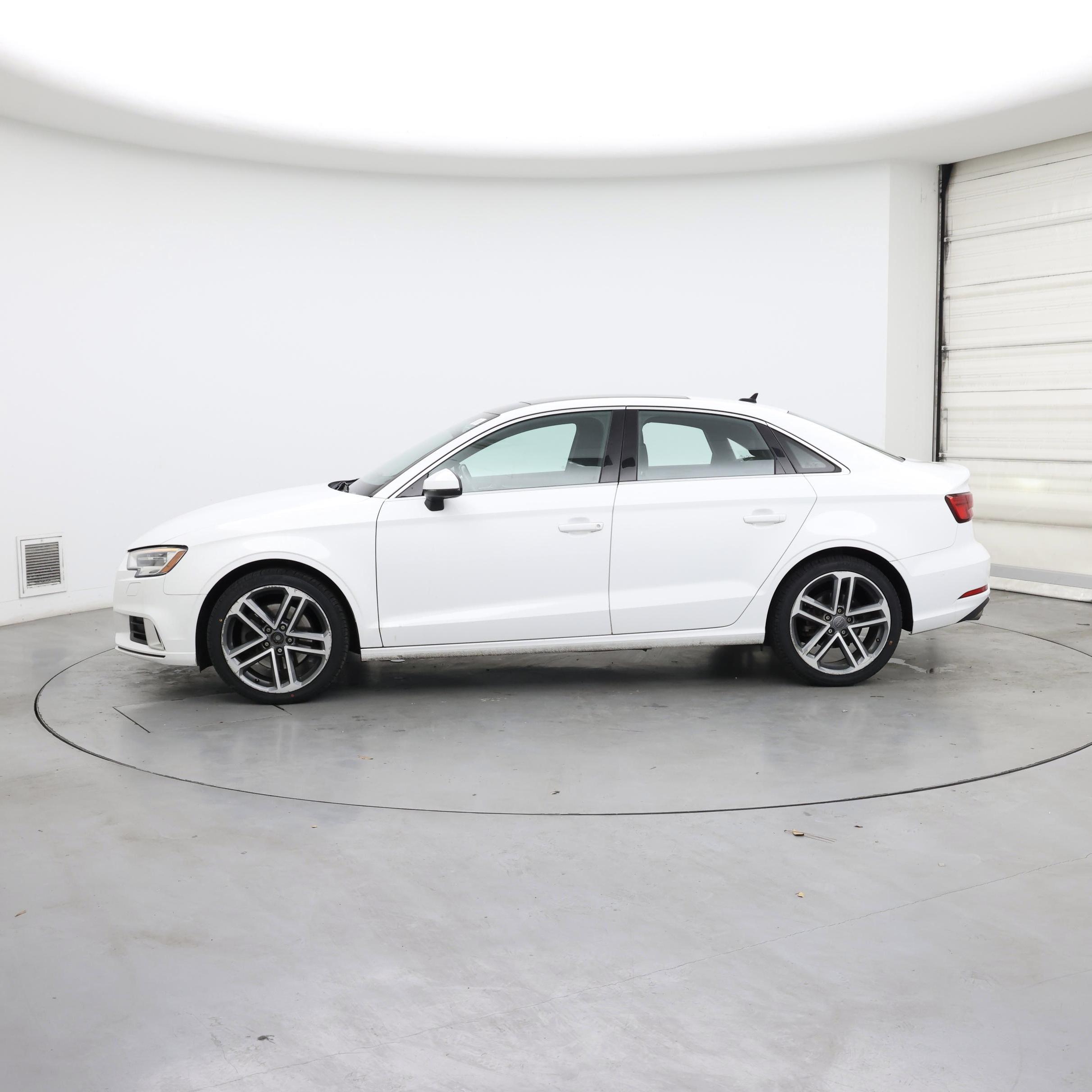 Thumbnail: 2019 Audi A3 - 3