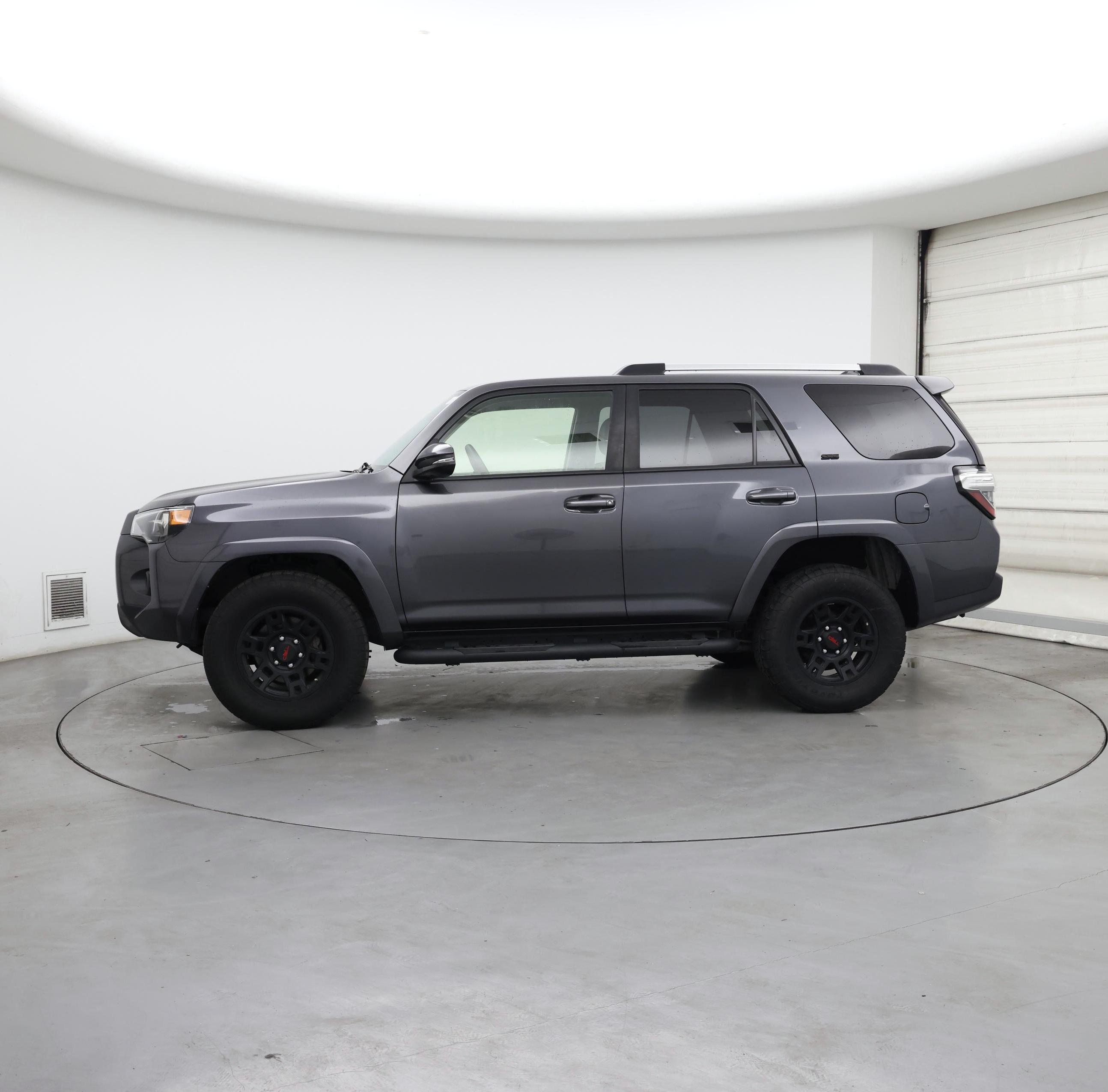 Thumbnail: 2020 Toyota 4Runner - 3