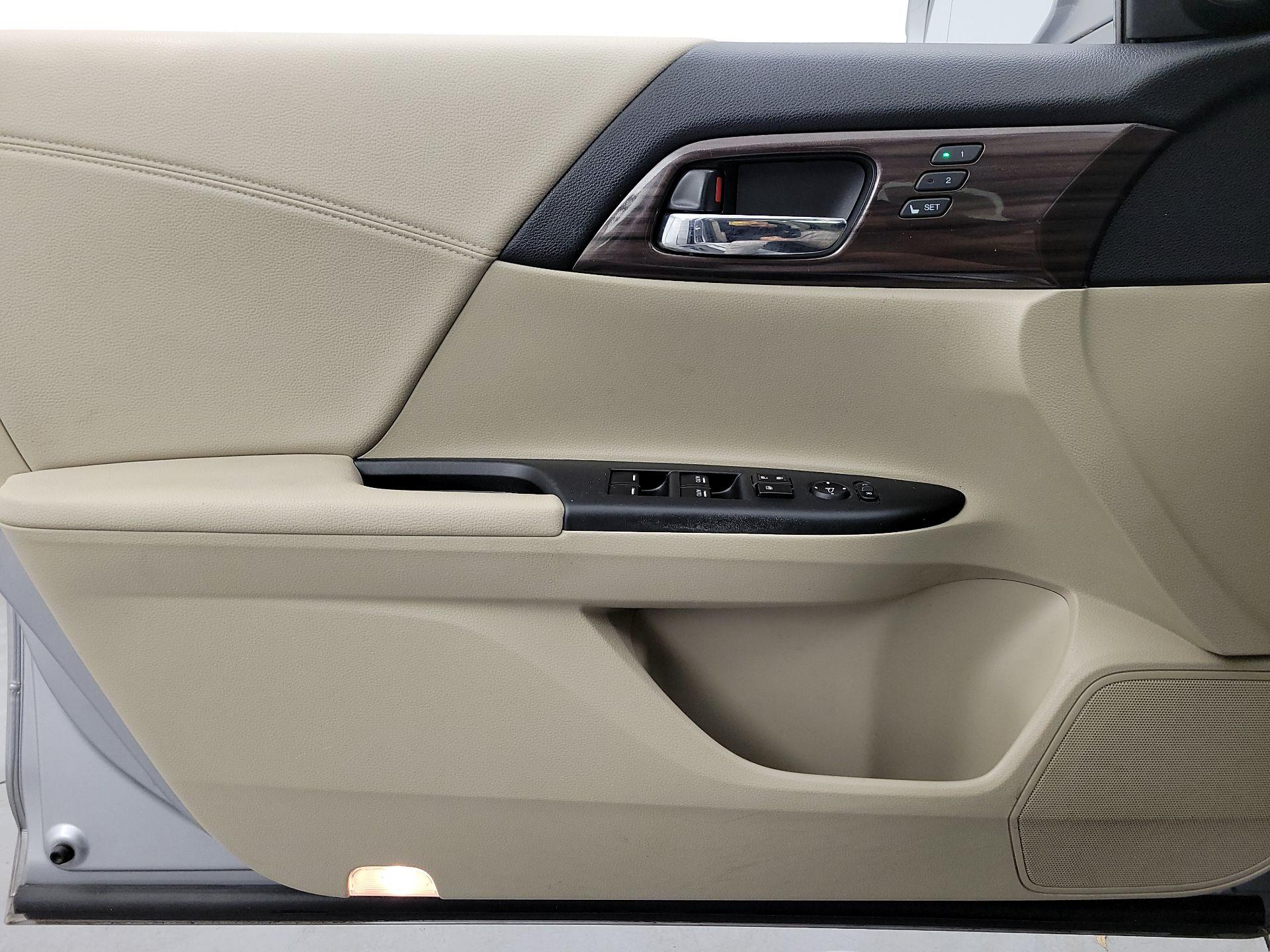 Thumbnail: 2017 Honda Accord - 12