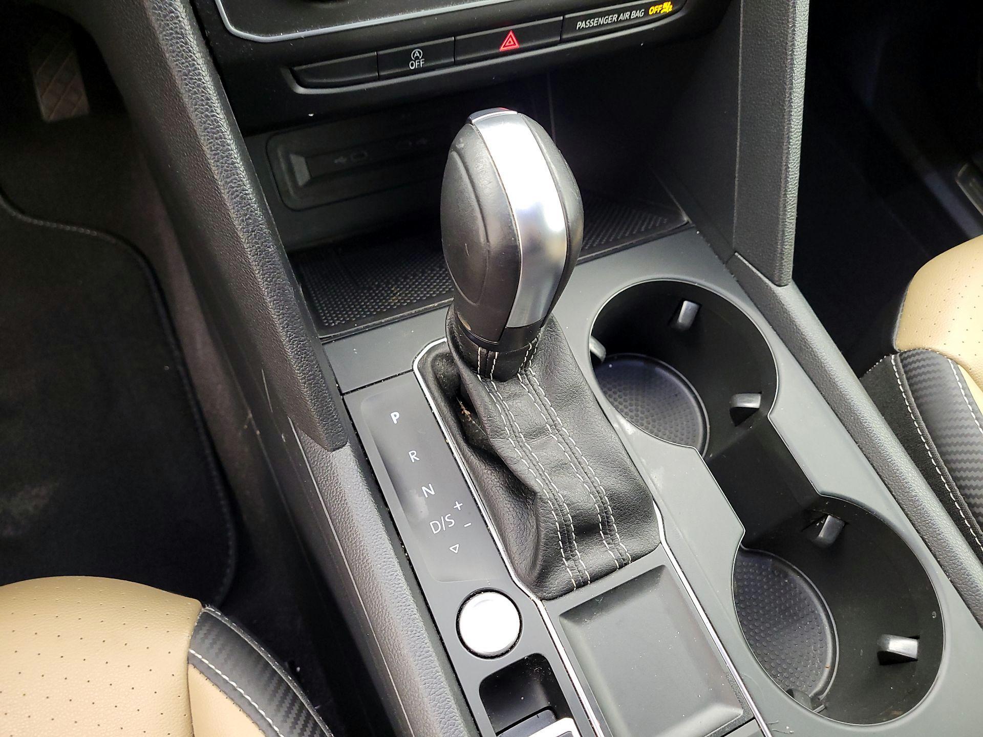 Thumbnail: 2021 Volkswagen Atlas - 17