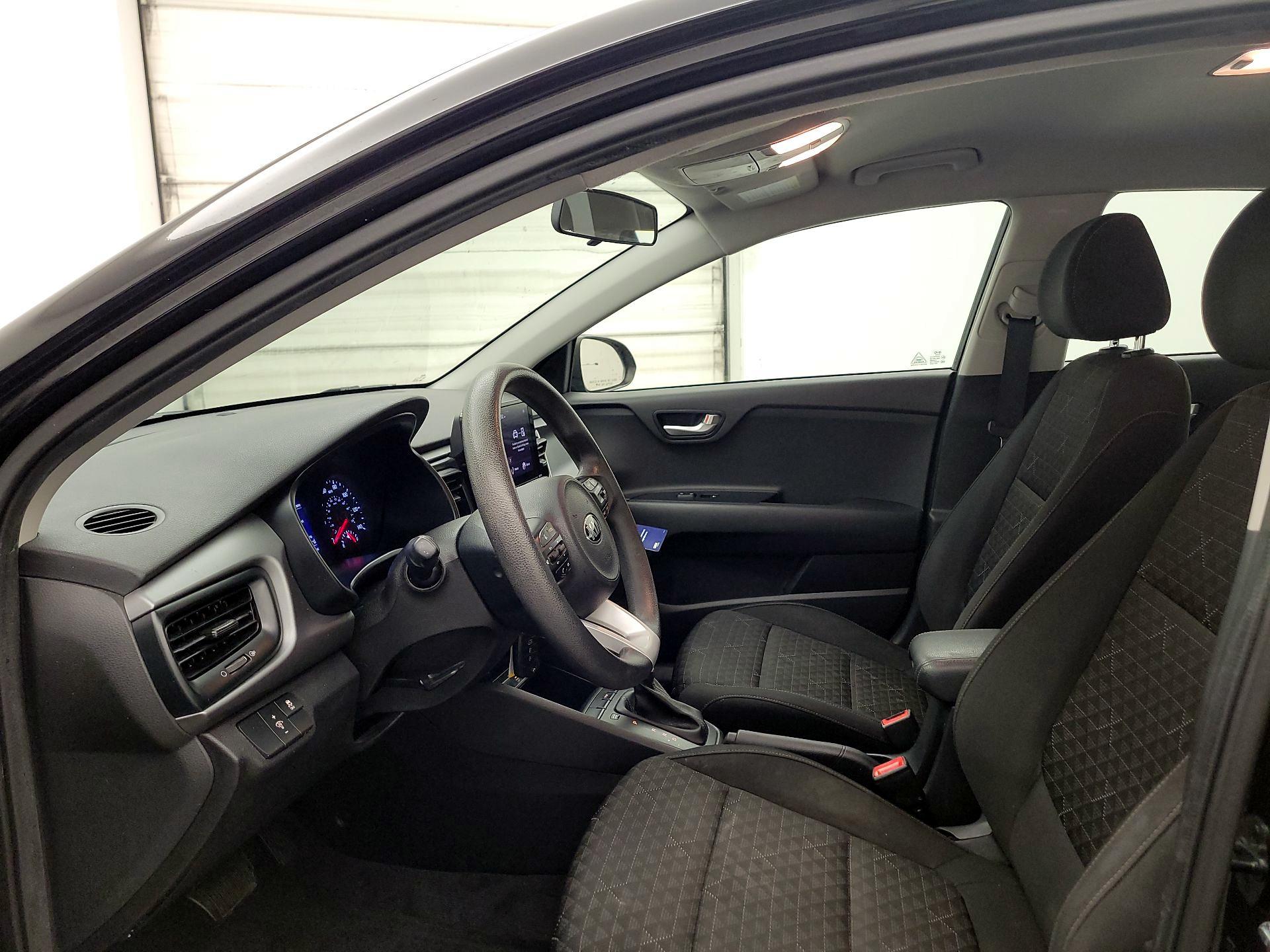 Thumbnail: 2021 Kia Rio - 11