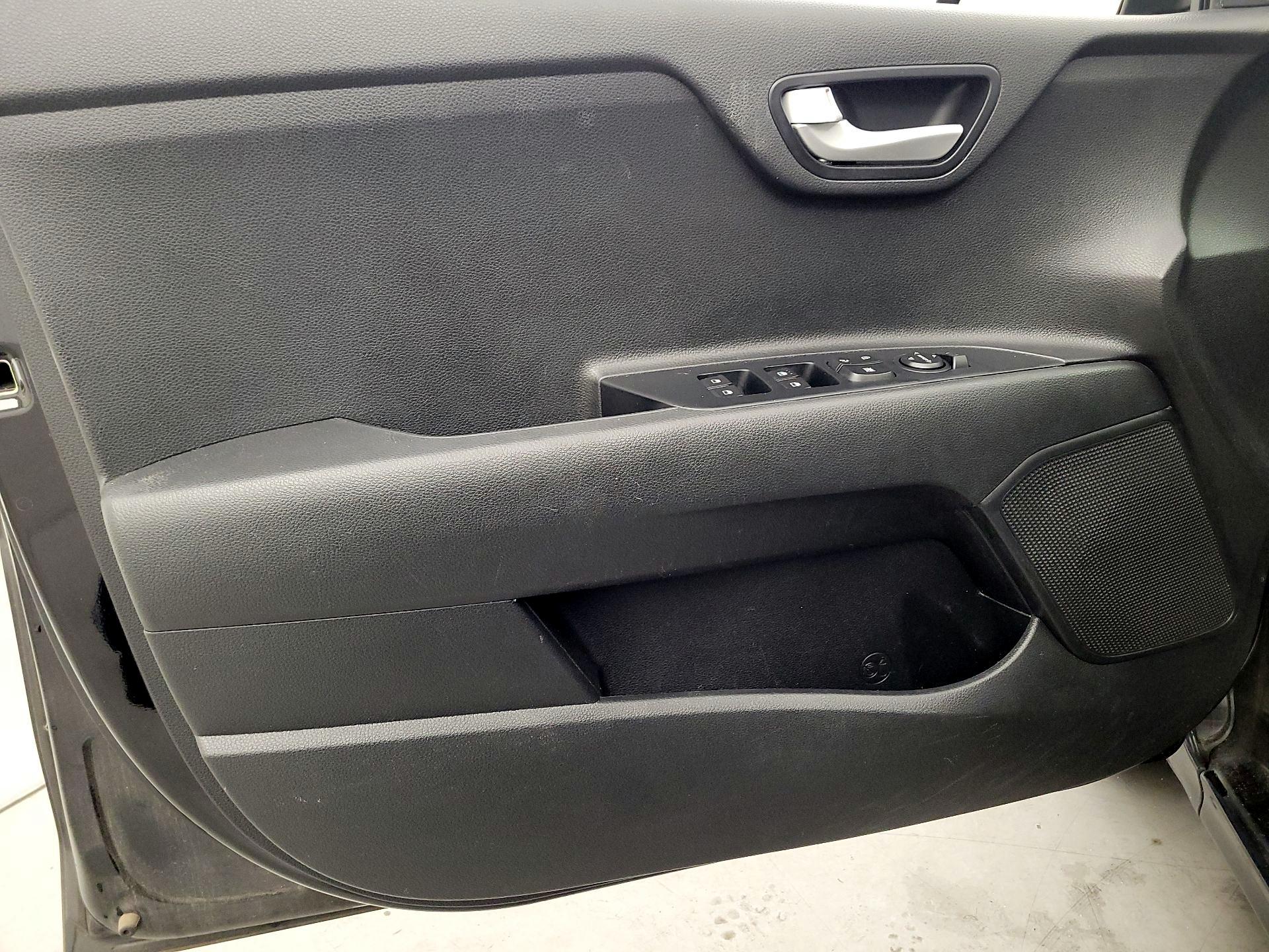 Thumbnail: 2021 Kia Rio - 12