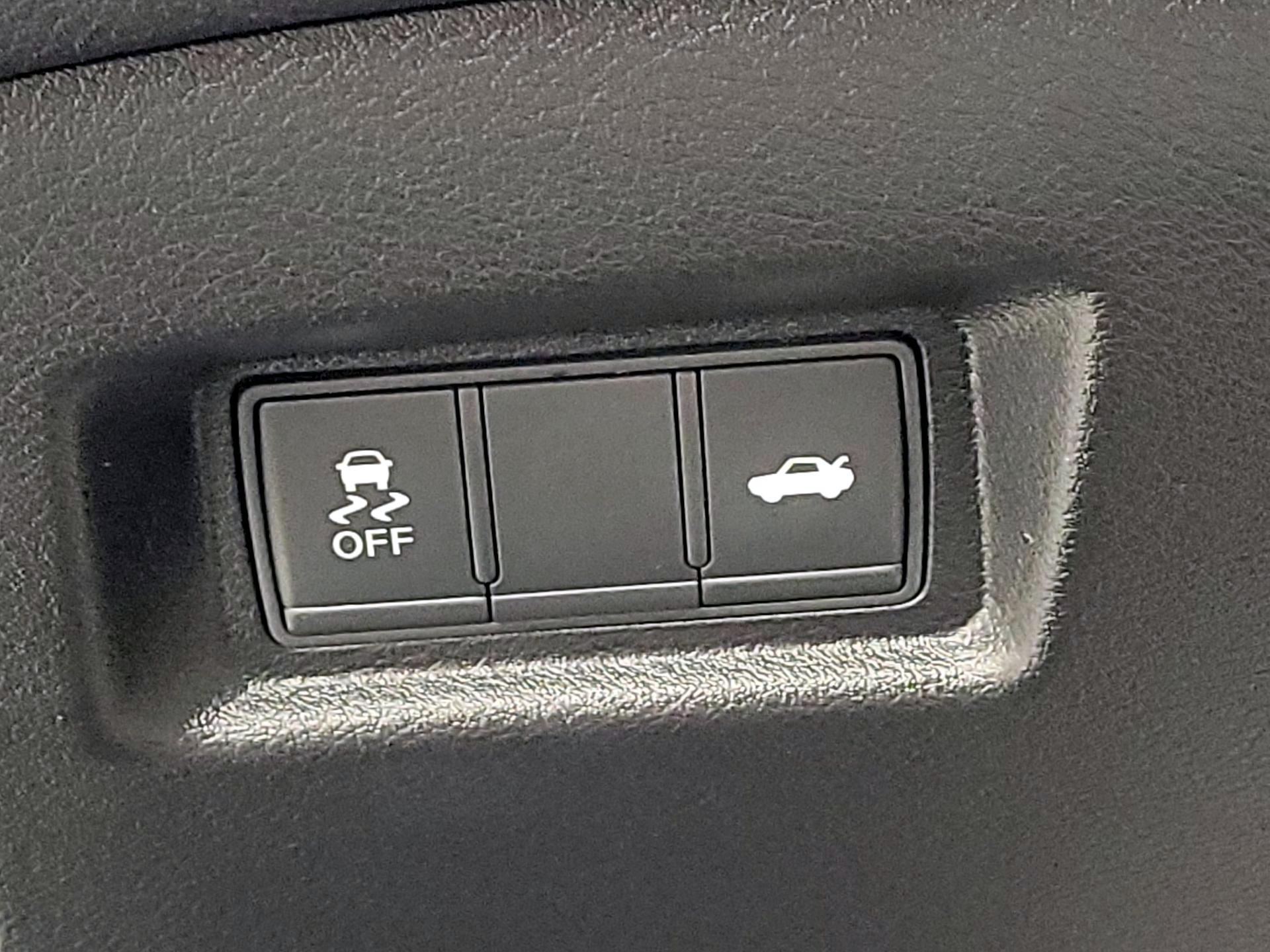 Thumbnail: 2017 INFINITI Q50 - 13