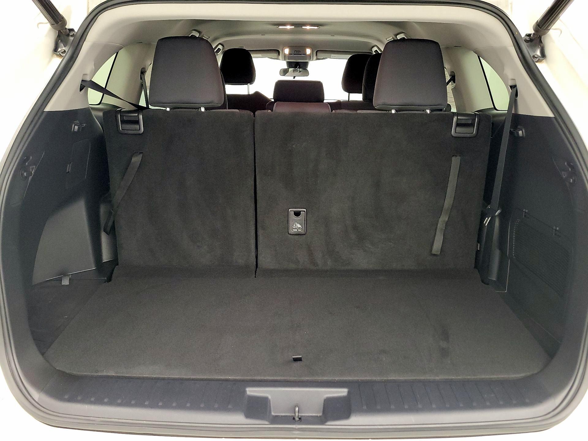 Thumbnail: 2020 Toyota Highlander - 16