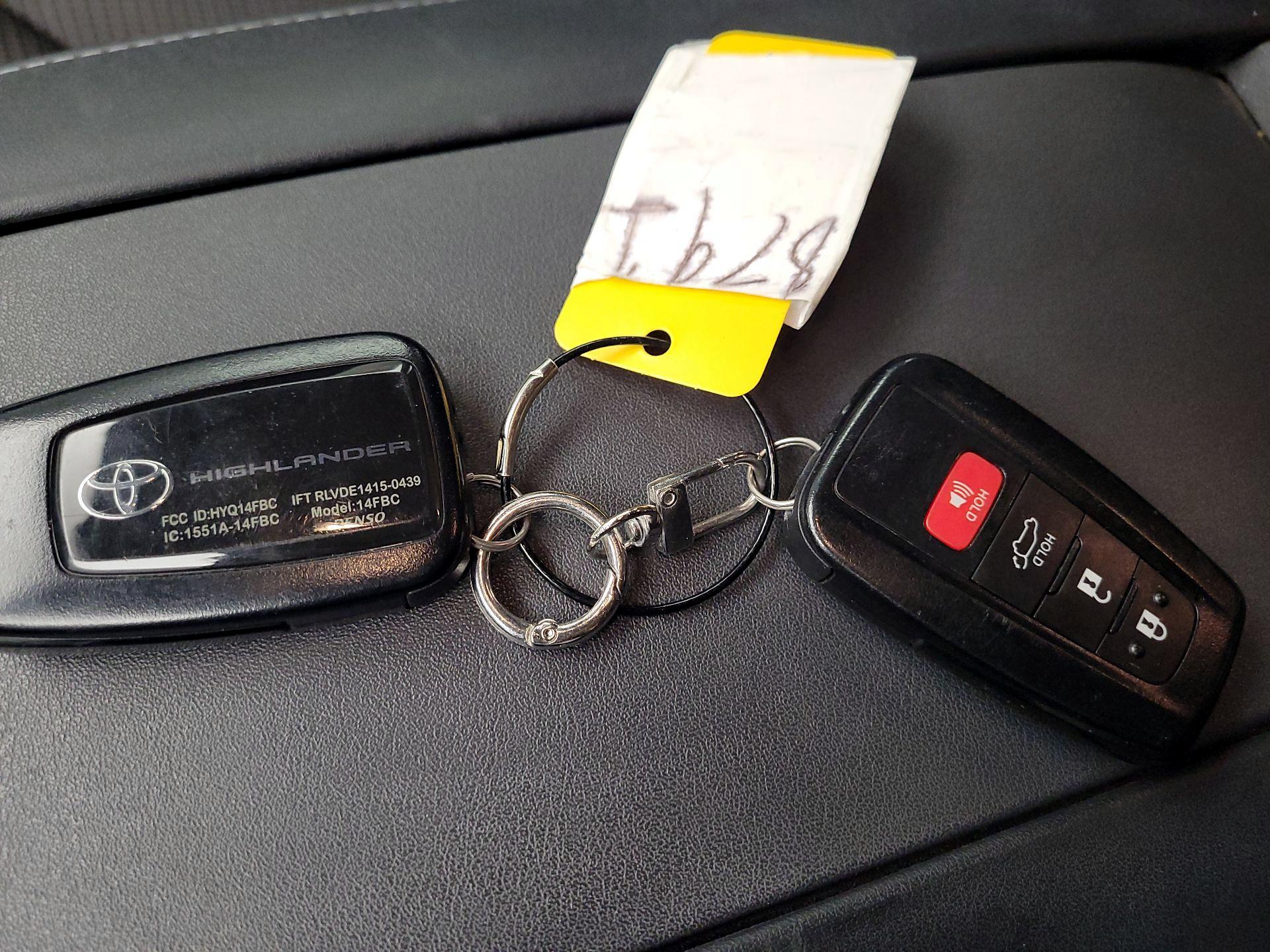 Thumbnail: 2020 Toyota Highlander - 18