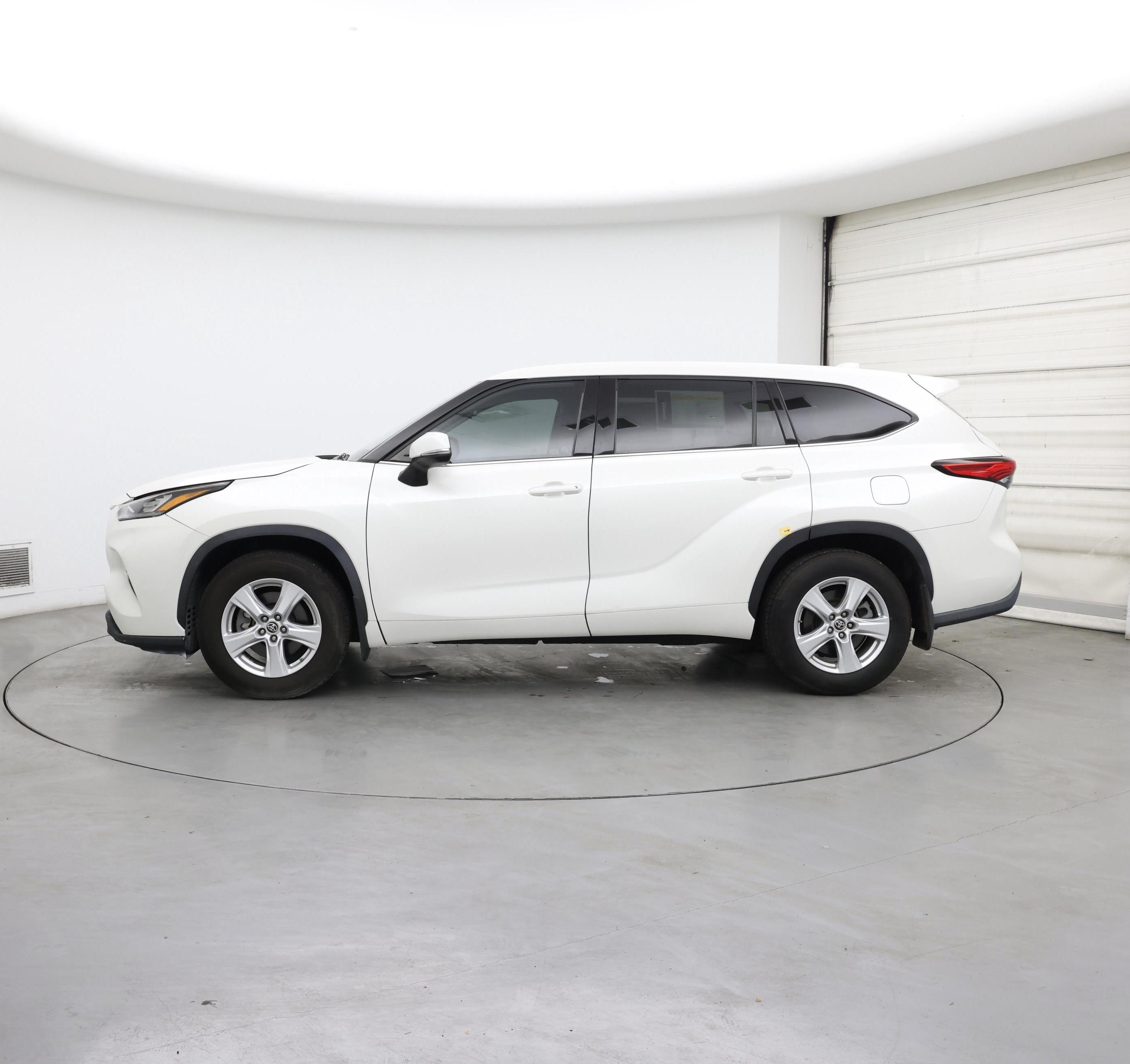 Thumbnail: 2020 Toyota Highlander - 3