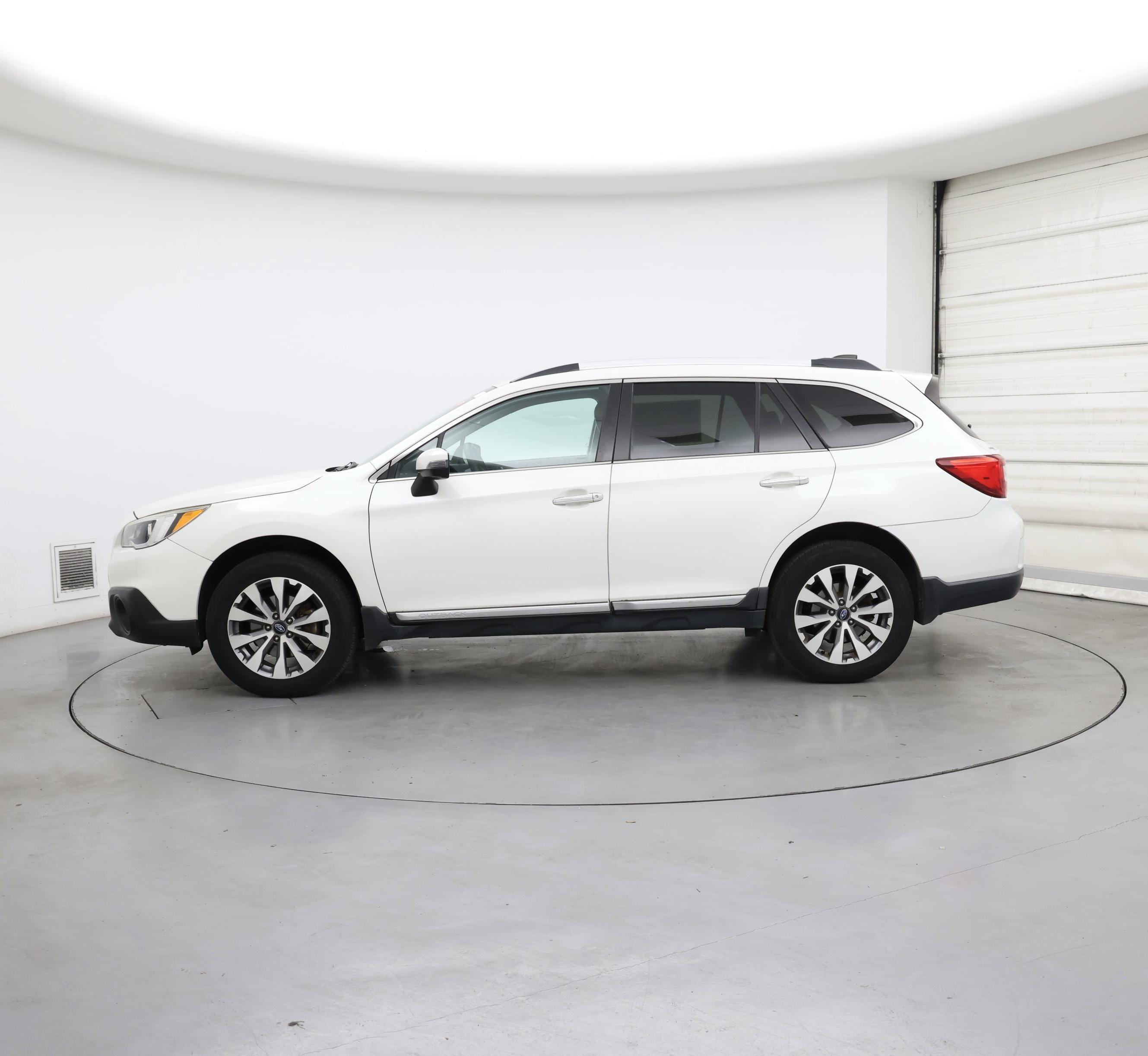 Thumbnail: 2017 Subaru Outback - 3