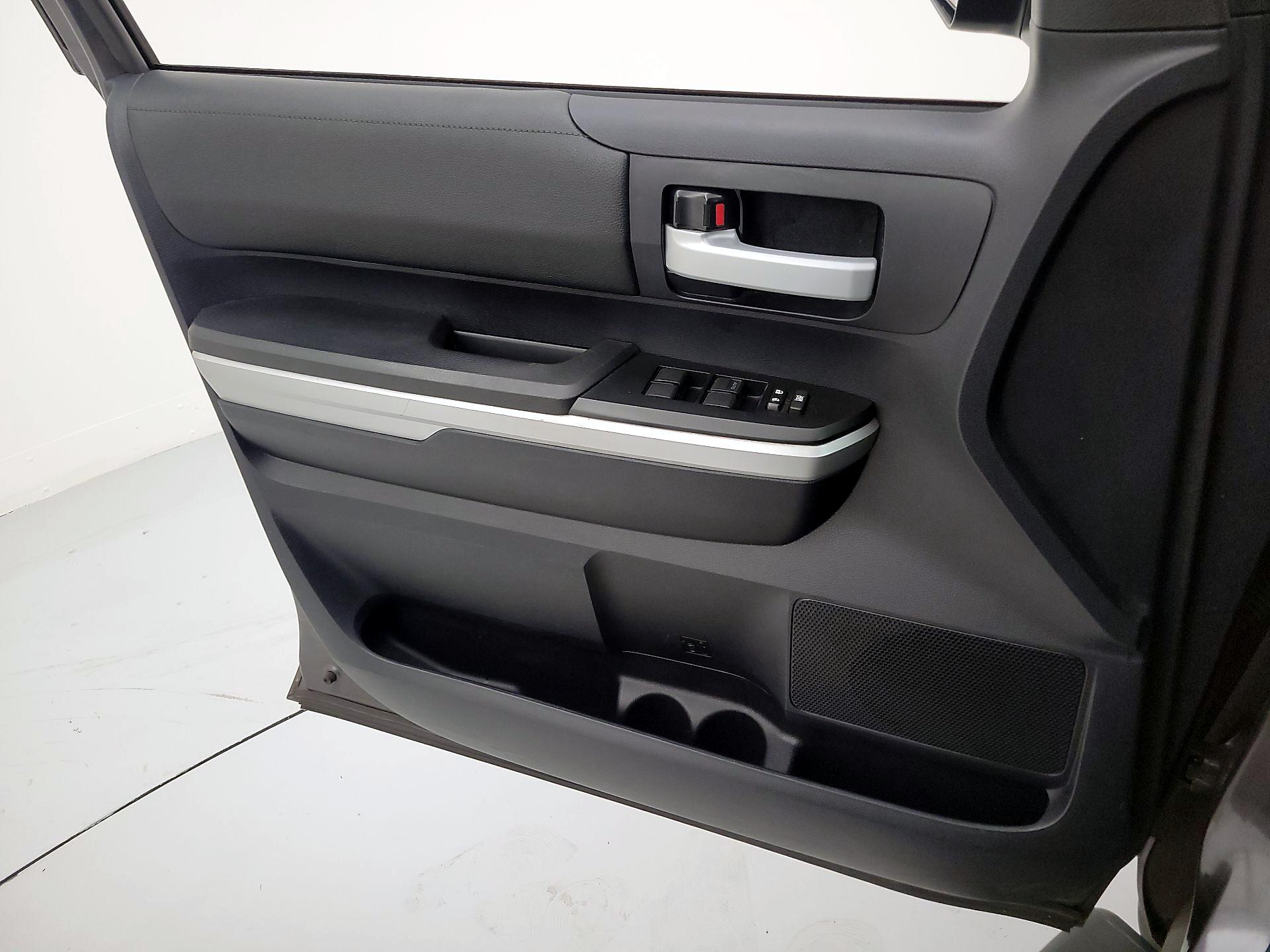 Thumbnail: 2016 Toyota Tundra - 12