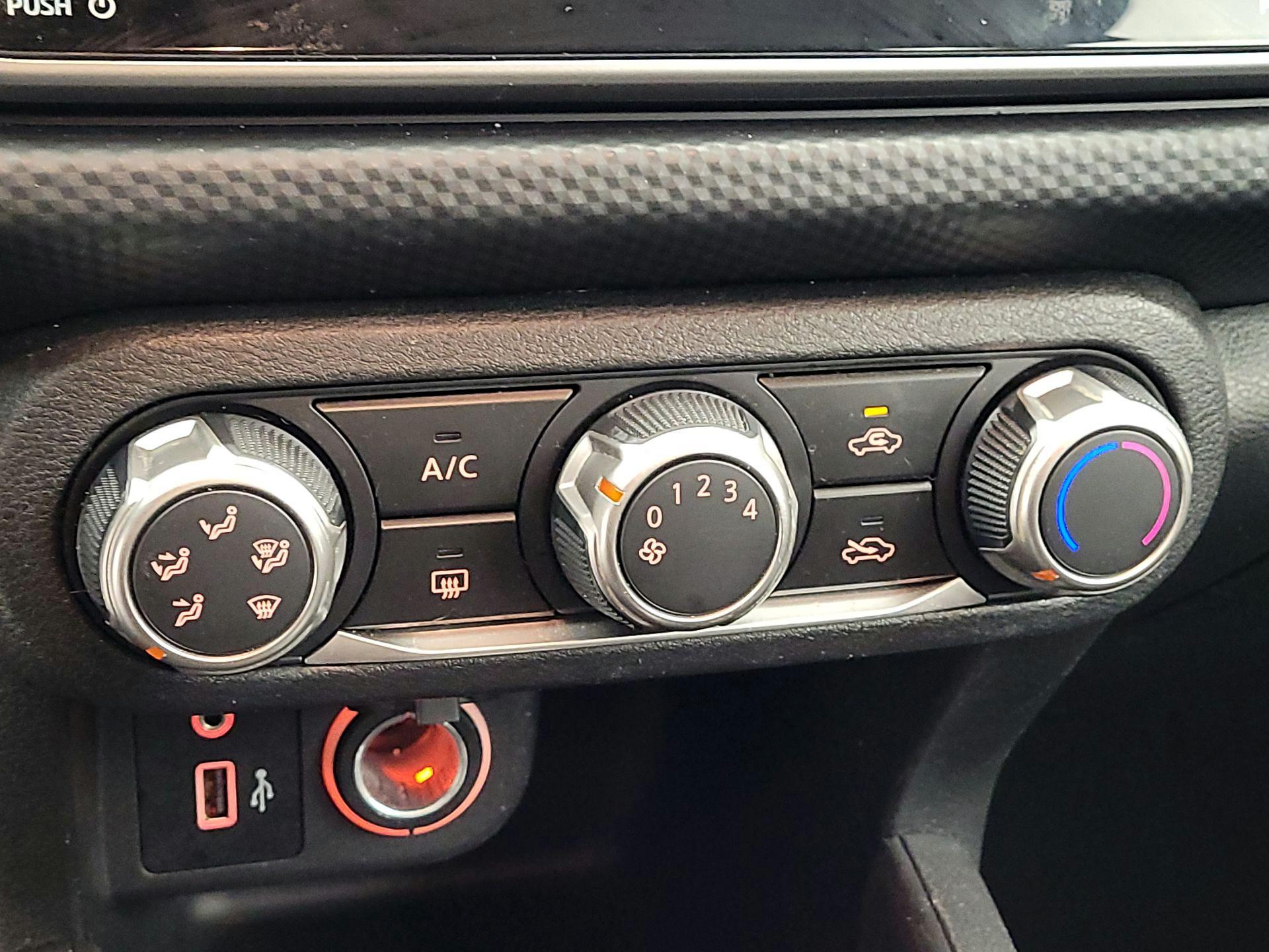 Thumbnail: 2021 Nissan Kicks - 16