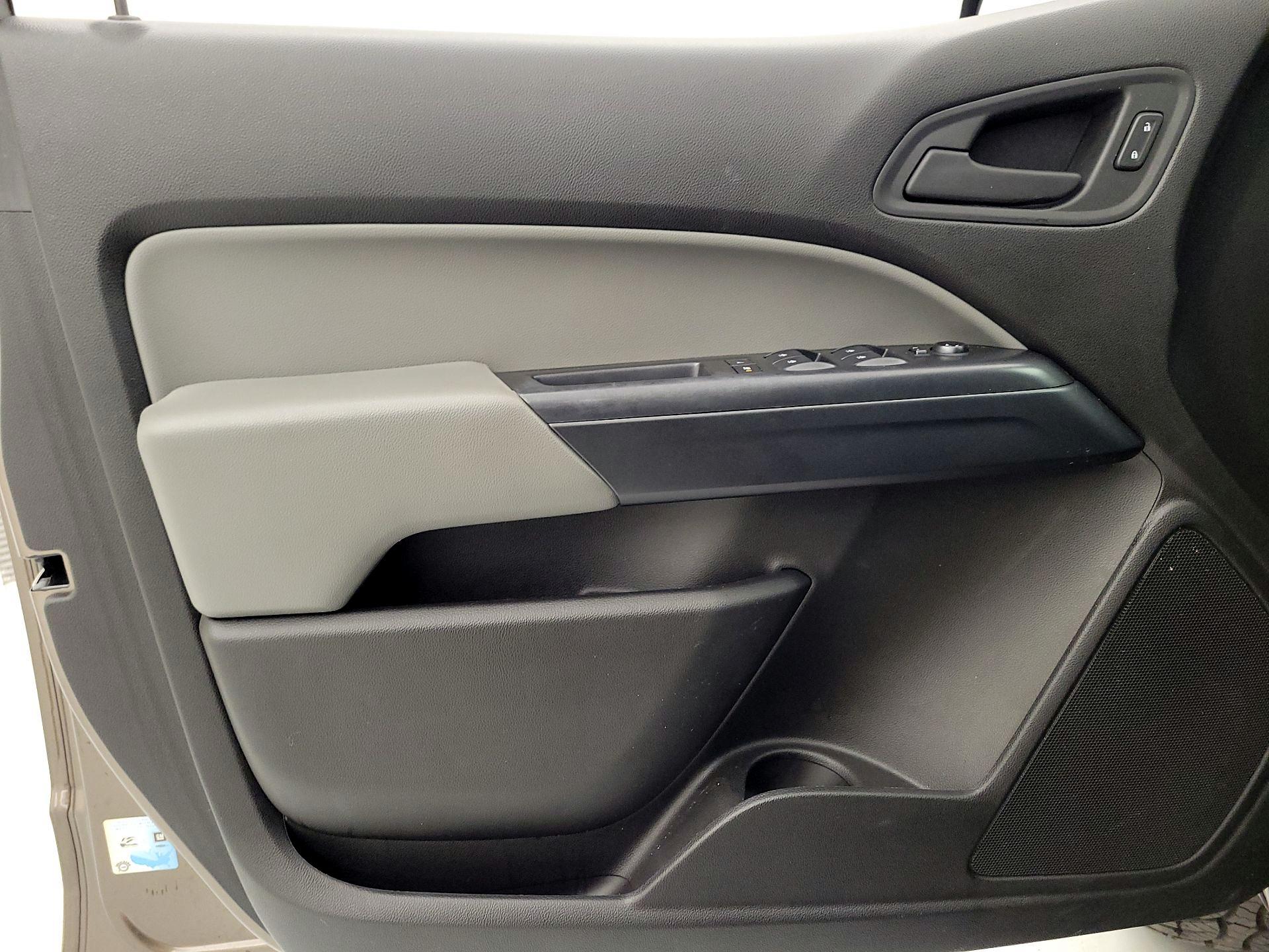 Thumbnail: 2016 Chevrolet Colorado - 12