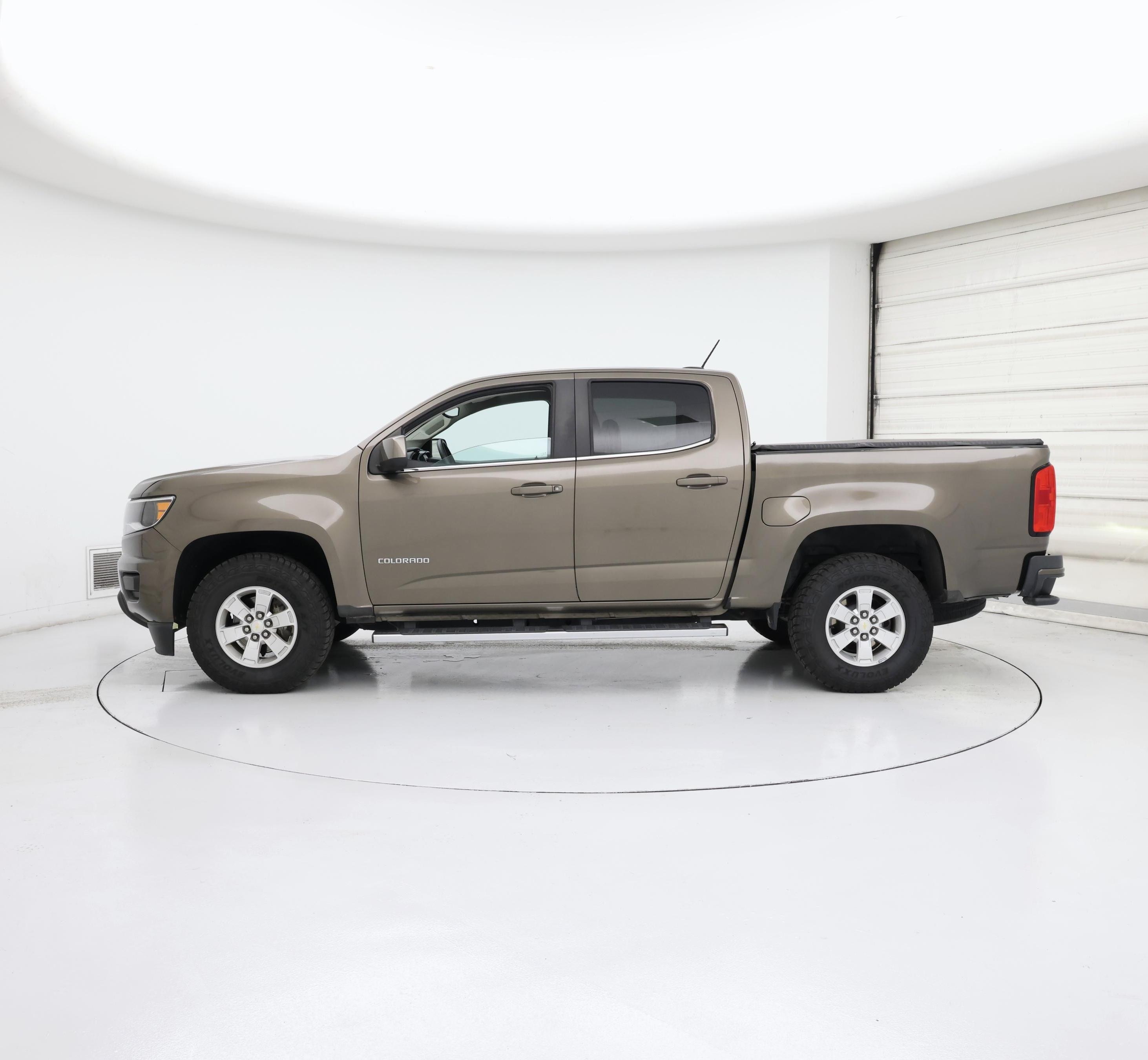 Thumbnail: 2016 Chevrolet Colorado - 3
