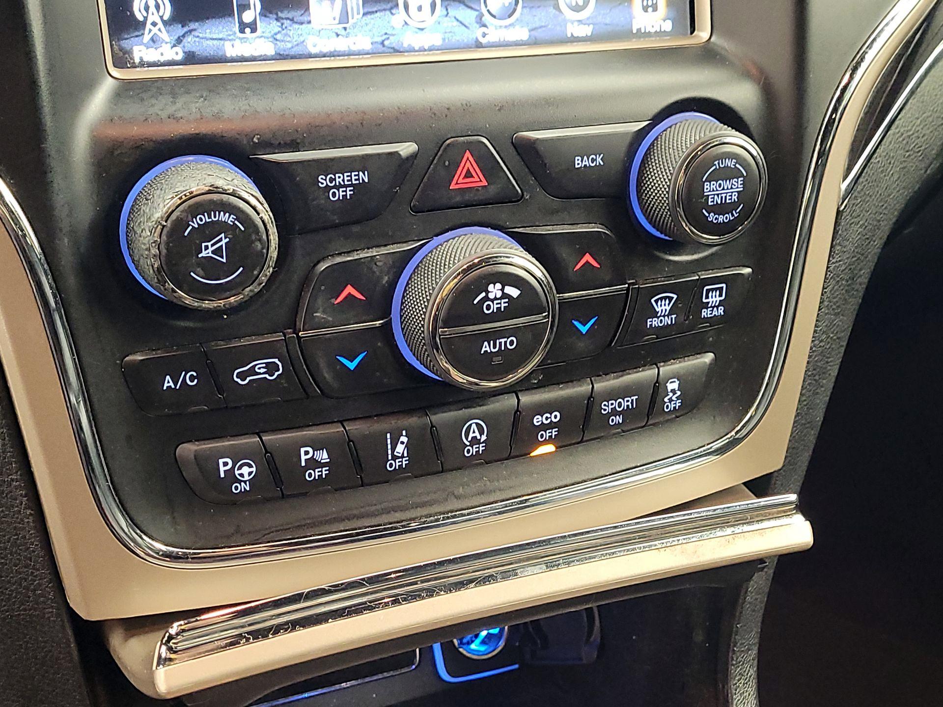 Thumbnail: 2017 Jeep Grand Cherokee - 16