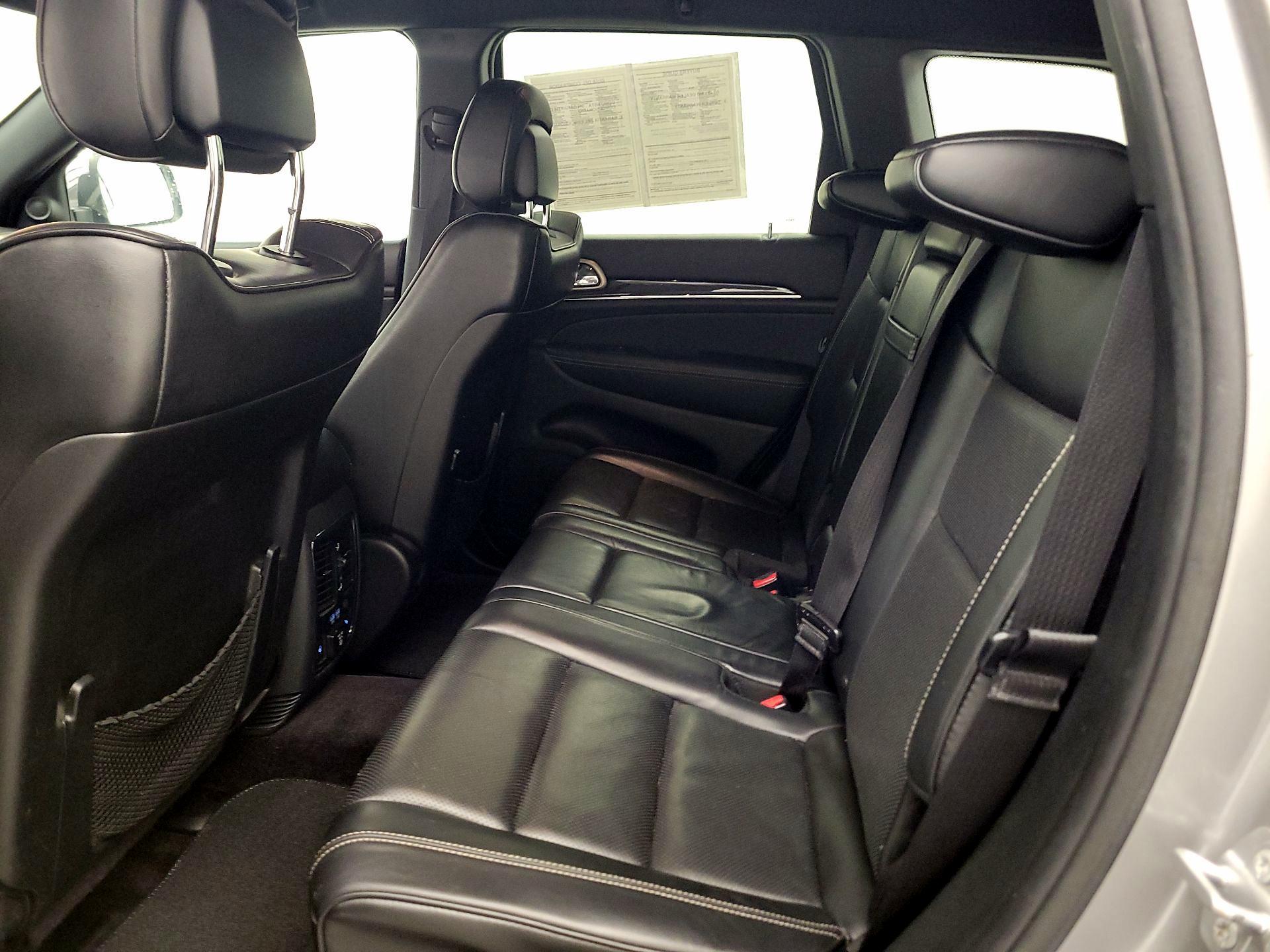 Thumbnail: 2017 Jeep Grand Cherokee - 19