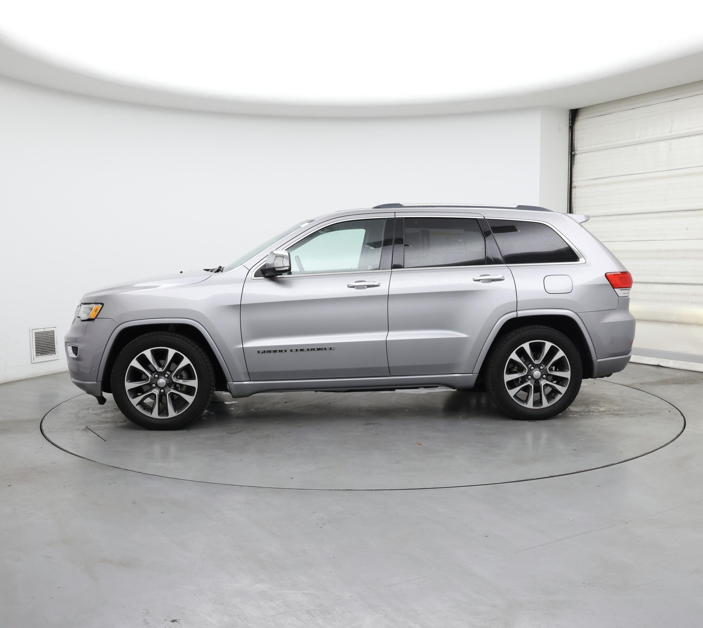 Thumbnail: 2017 Jeep Grand Cherokee - 3