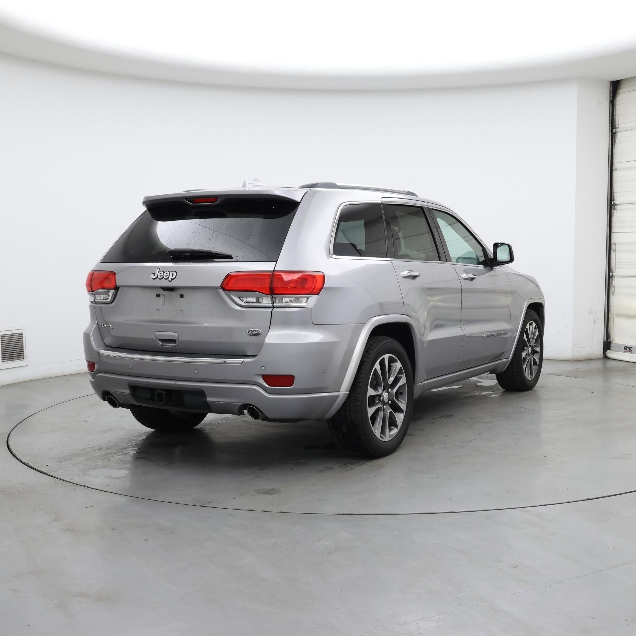 Thumbnail: 2017 Jeep Grand Cherokee - 8