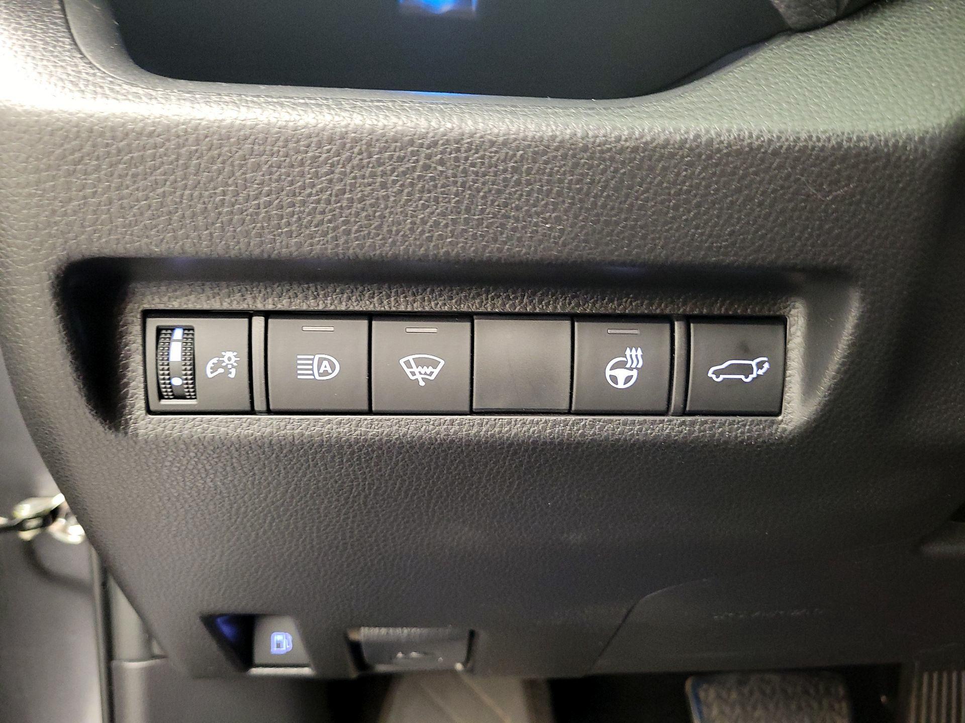 Thumbnail: 2022 Toyota RAV4 - 13