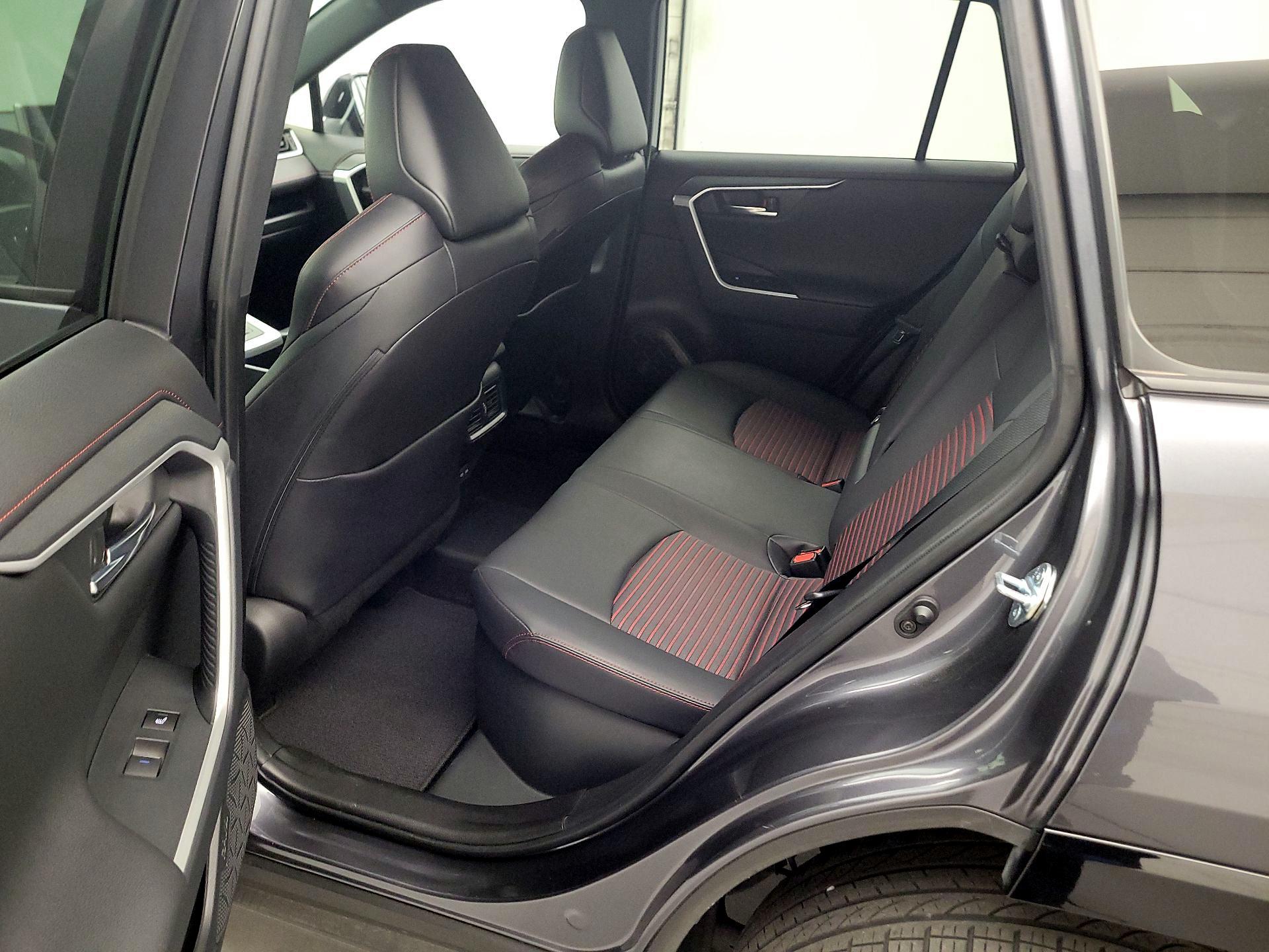 Thumbnail: 2022 Toyota RAV4 - 20