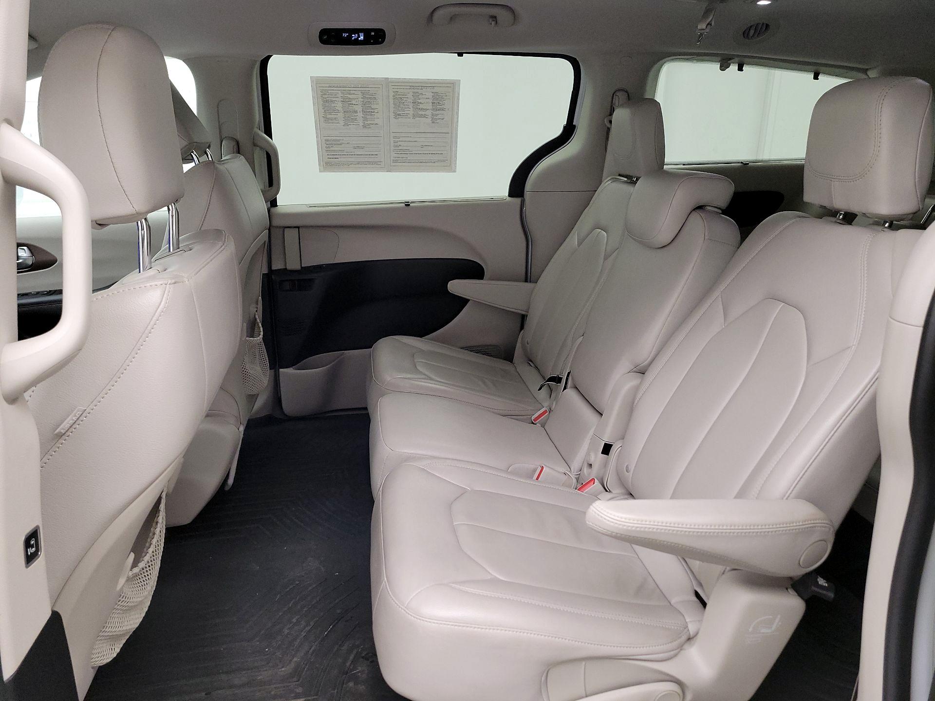 Thumbnail: 2017 Chrysler Pacifica - 19