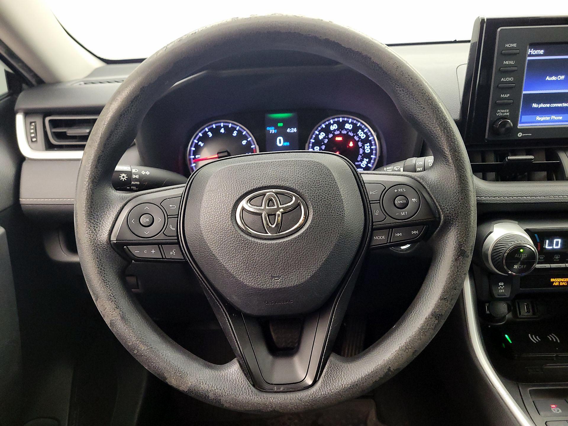 Thumbnail: 2022 Toyota RAV4 - 10