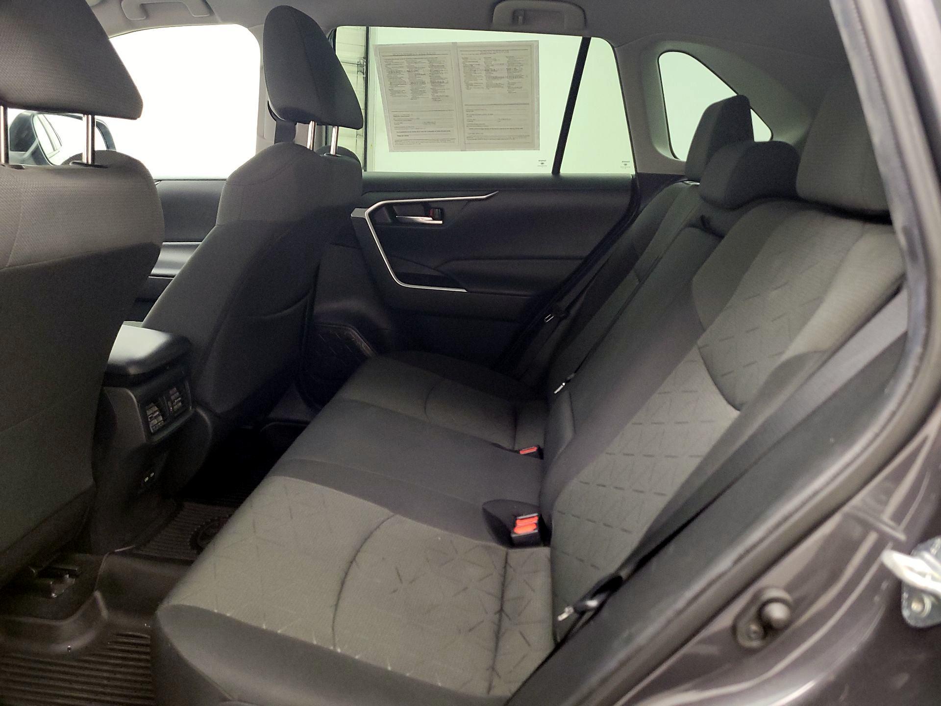 Thumbnail: 2022 Toyota RAV4 - 19