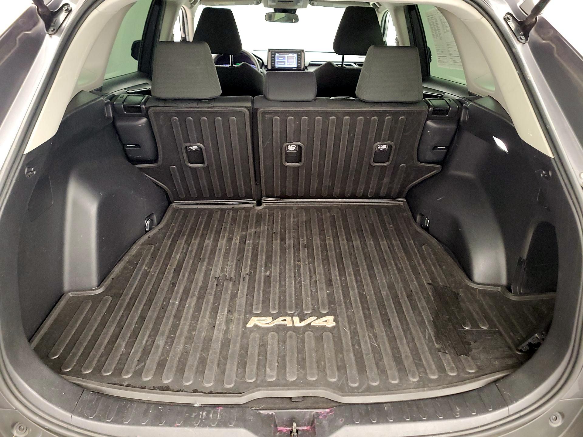 Thumbnail: 2022 Toyota RAV4 - 20