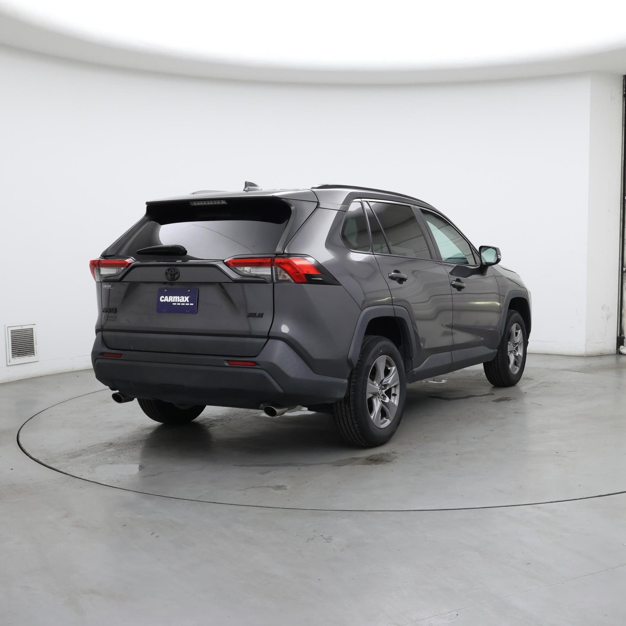 Thumbnail: 2022 Toyota RAV4 - 8