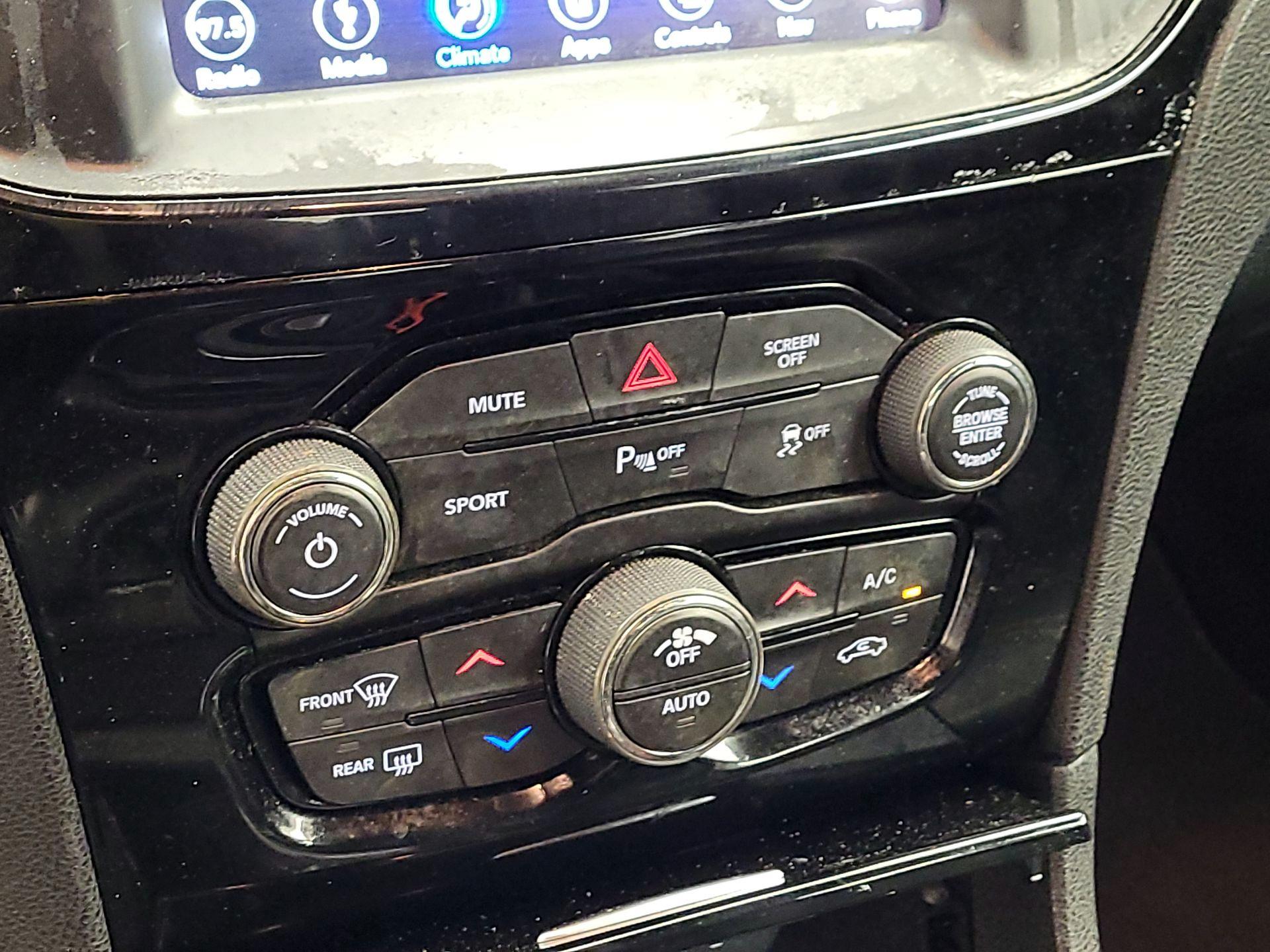 Thumbnail: 2018 Chrysler 300 - 16