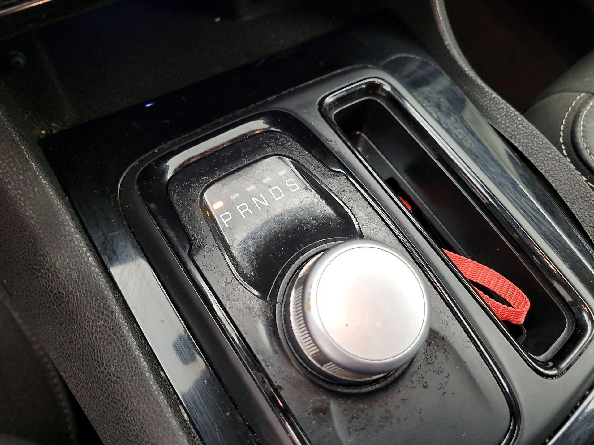 Thumbnail: 2018 Chrysler 300 - 17