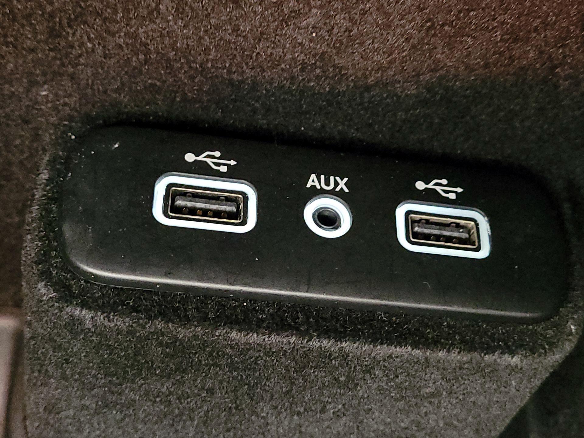 Thumbnail: 2018 Chrysler 300 - 18