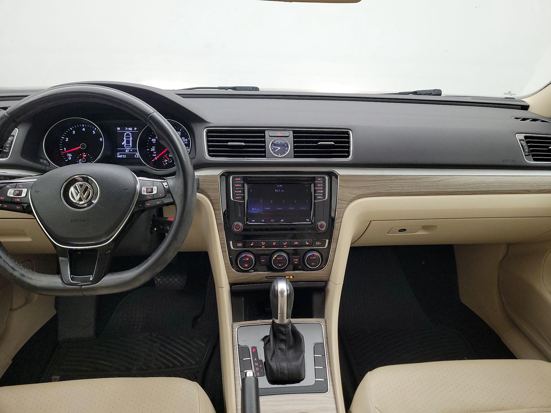 Thumbnail: 2016 Volkswagen Passat - 9